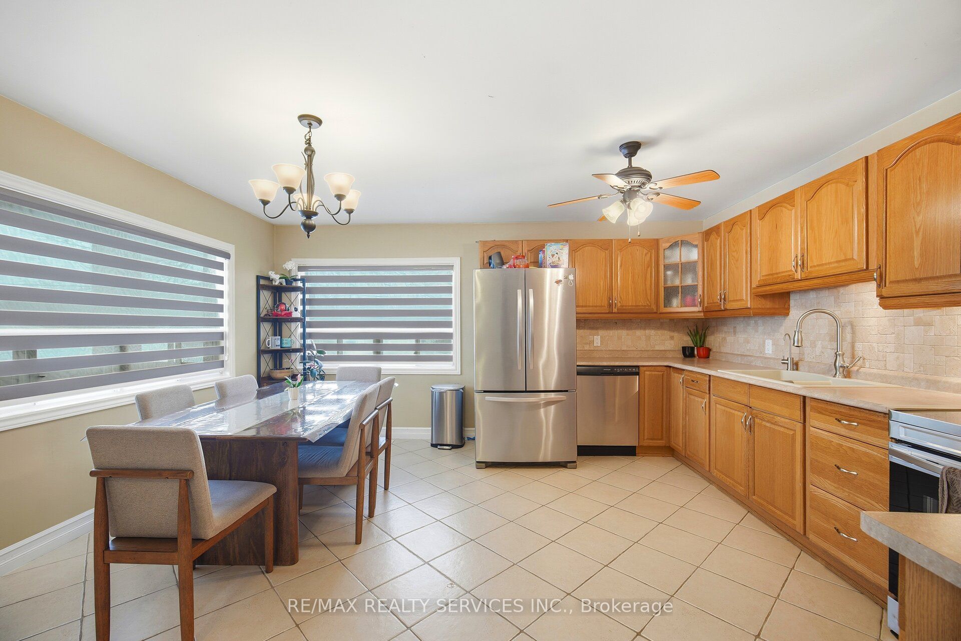 1569 Killarney Beach Road