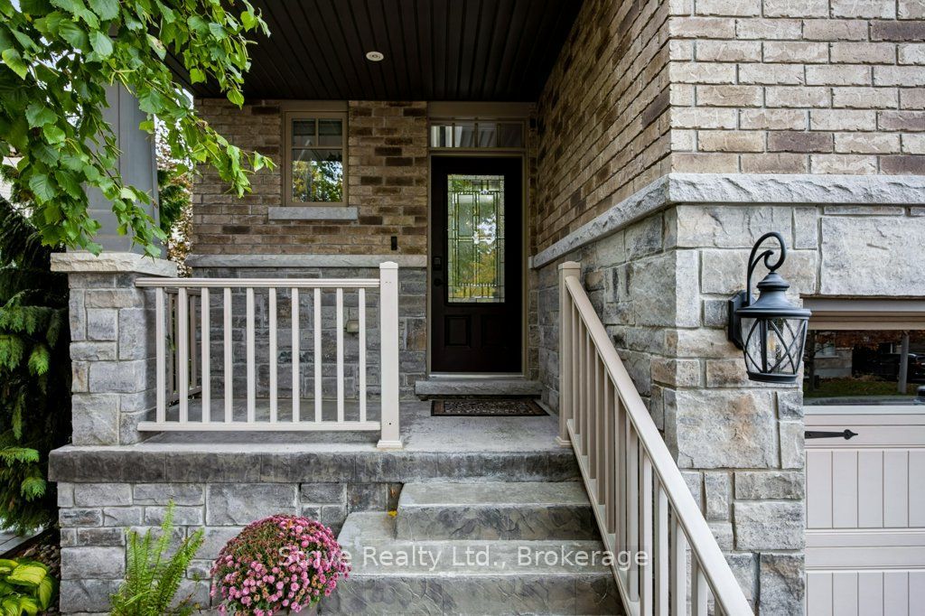 33 Wardlaw Avenue