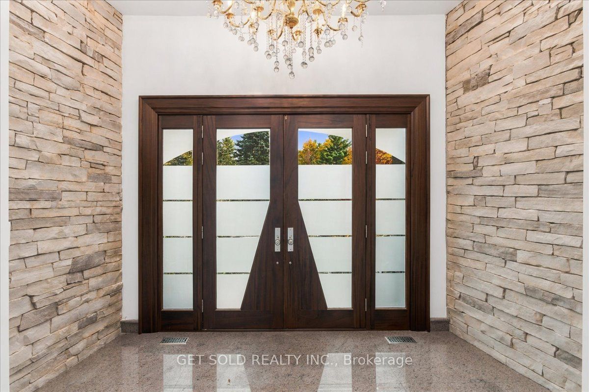 76 Silver Fox Place
