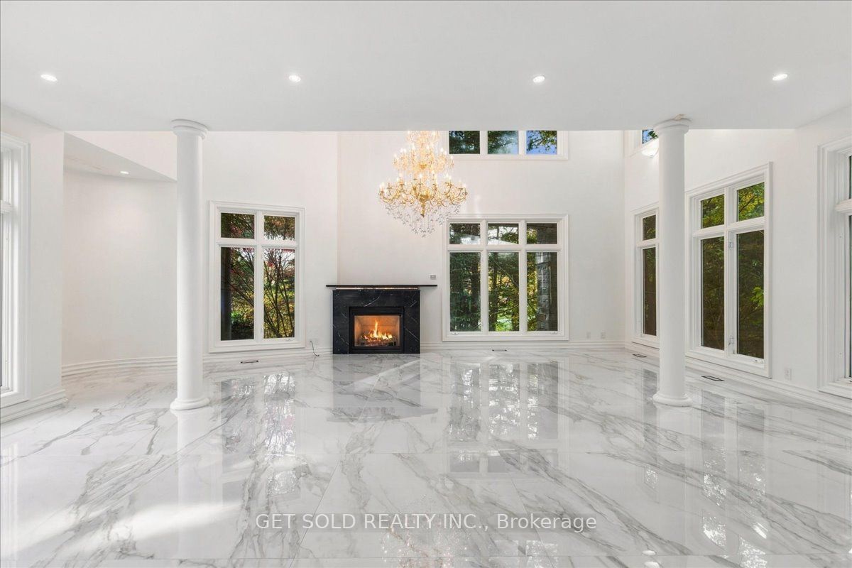 76 Silver Fox Place