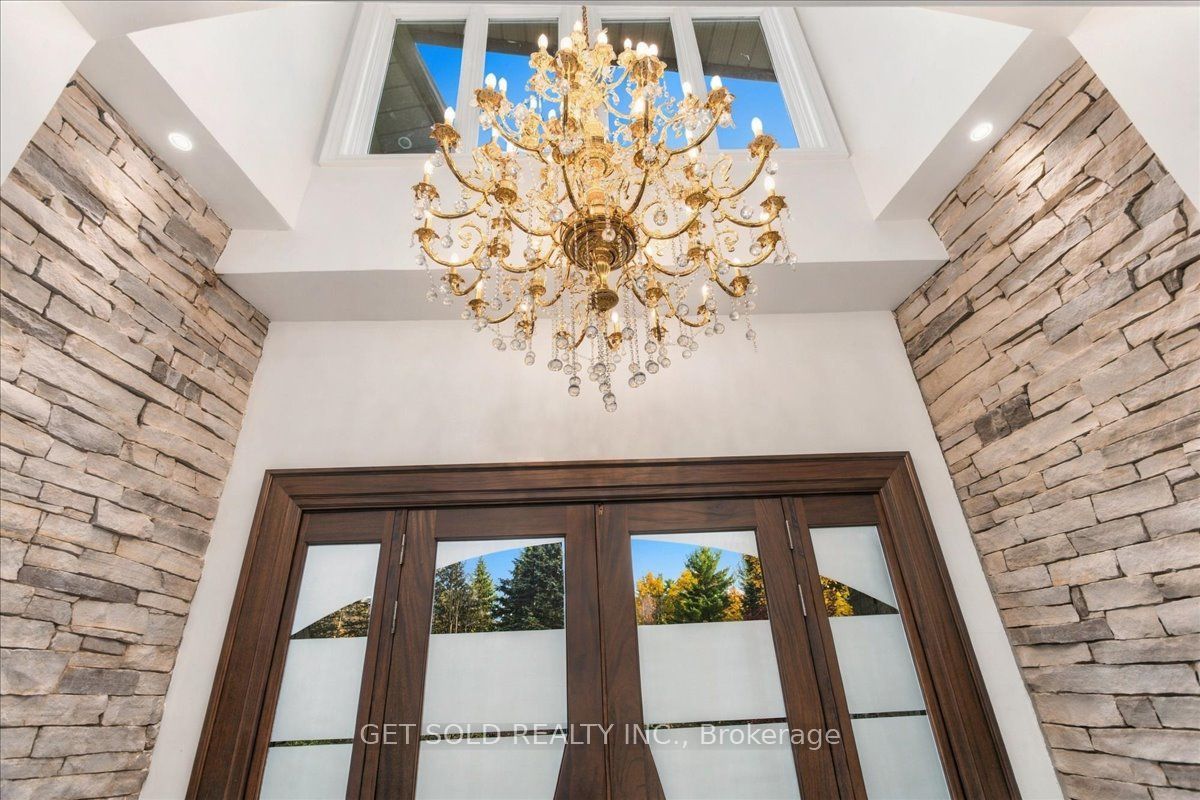 76 Silver Fox Place