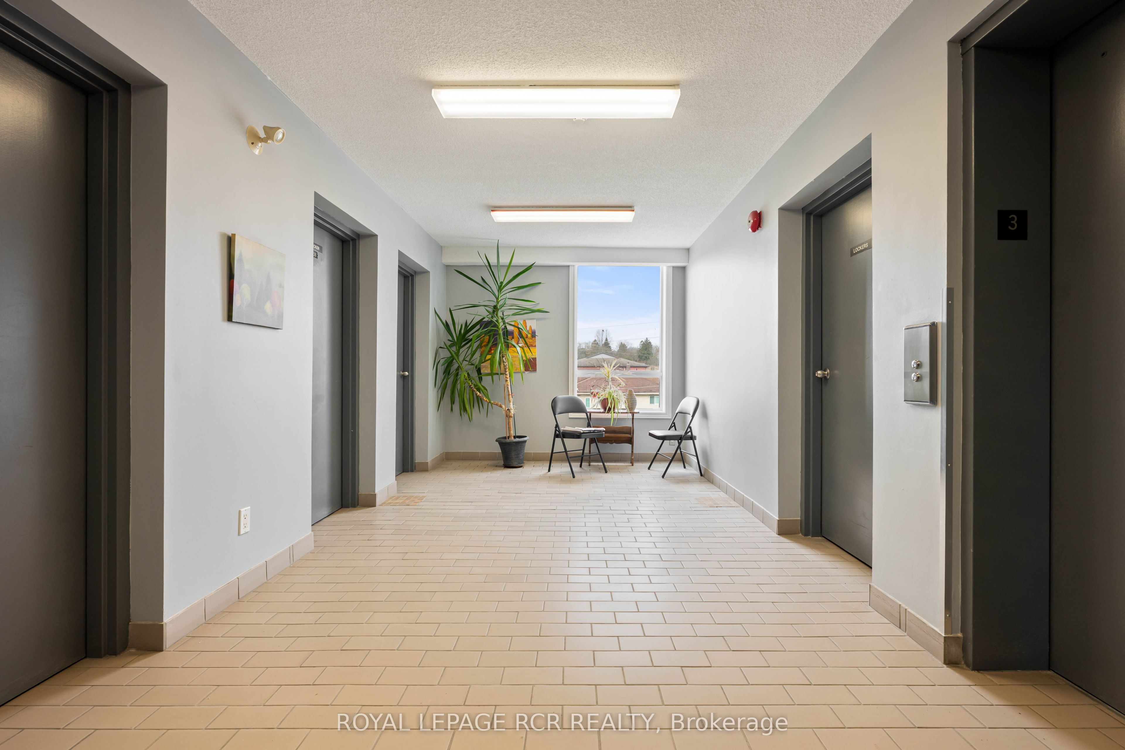 16 Fourth Street 32