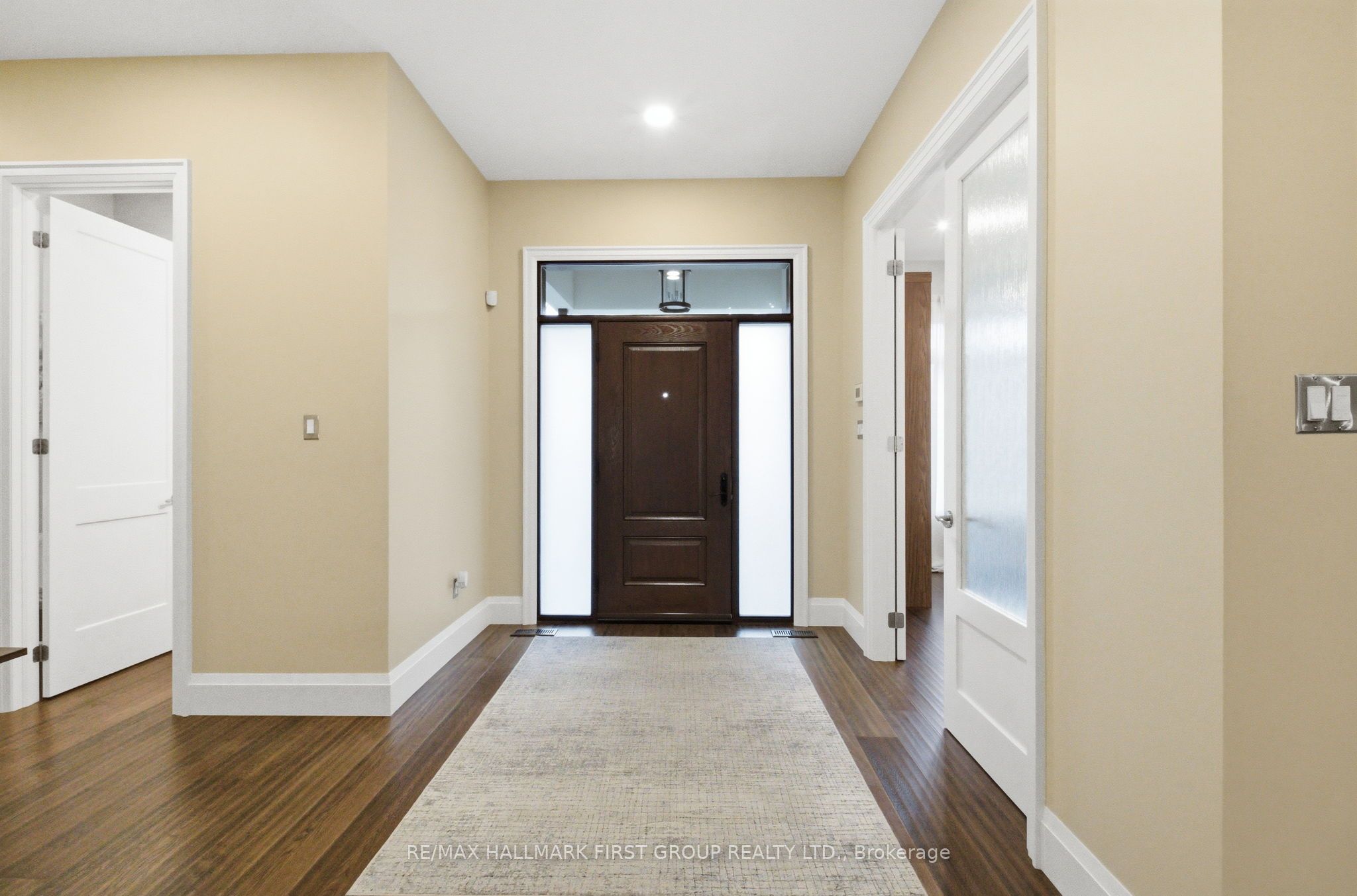 1682 Heathside Crescent