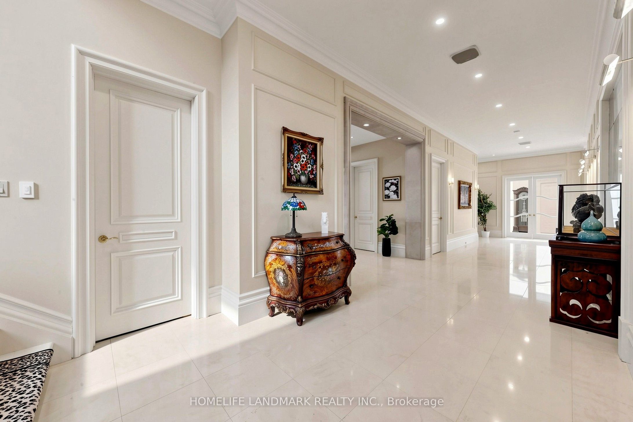 25 The Bridle Path