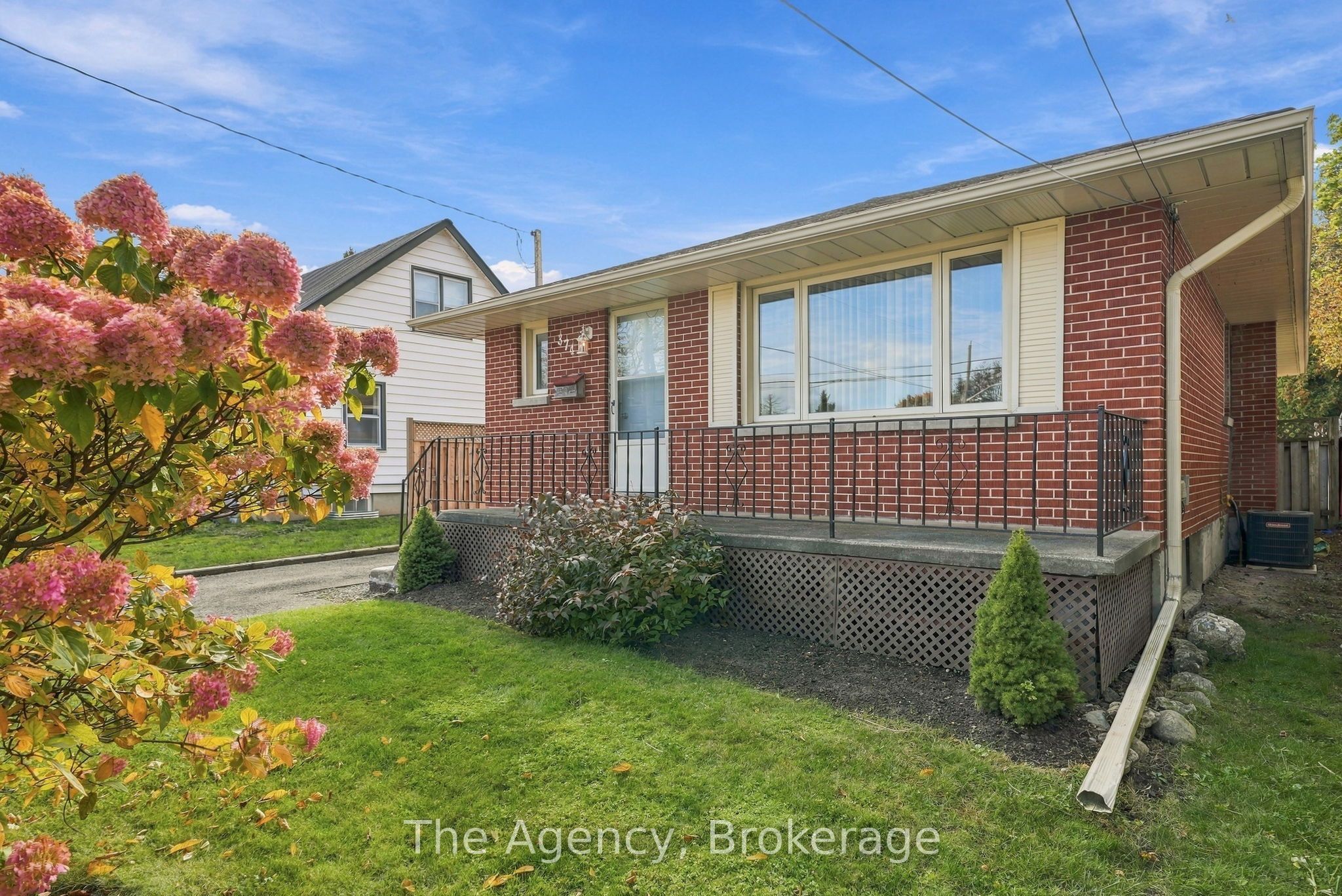 374 Nipigon Street
