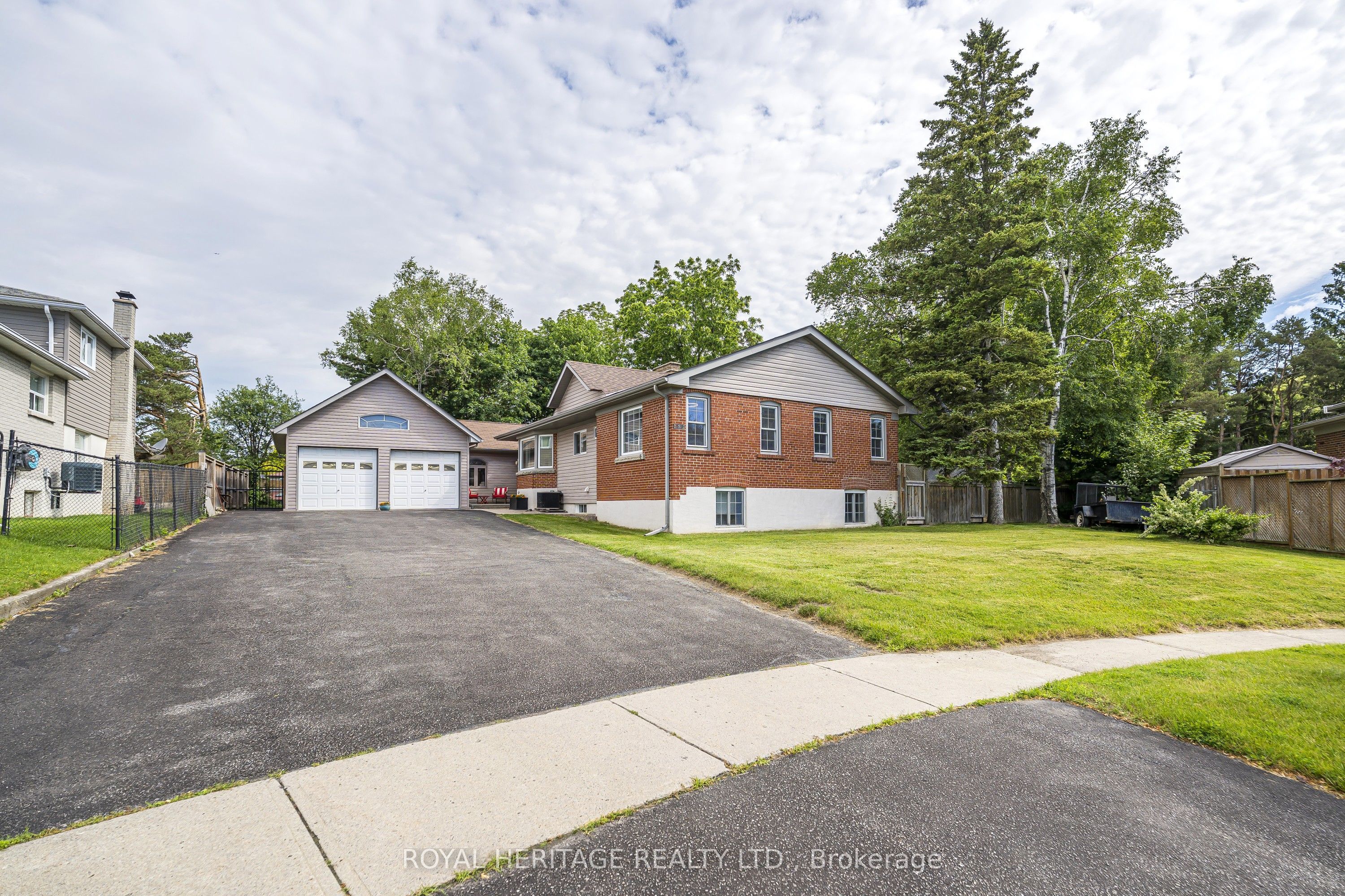 956 Bayshore Court