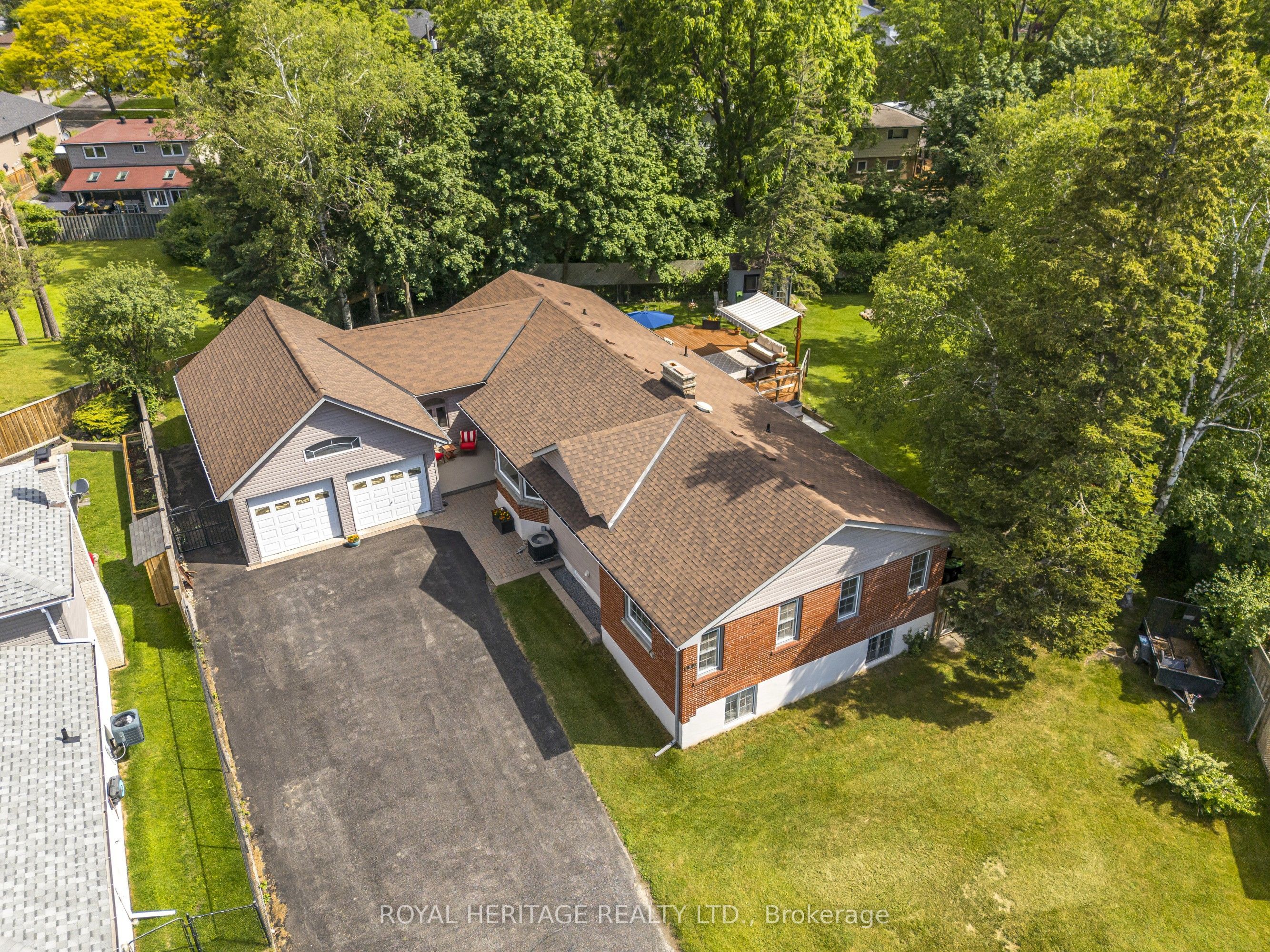 956 Bayshore Court