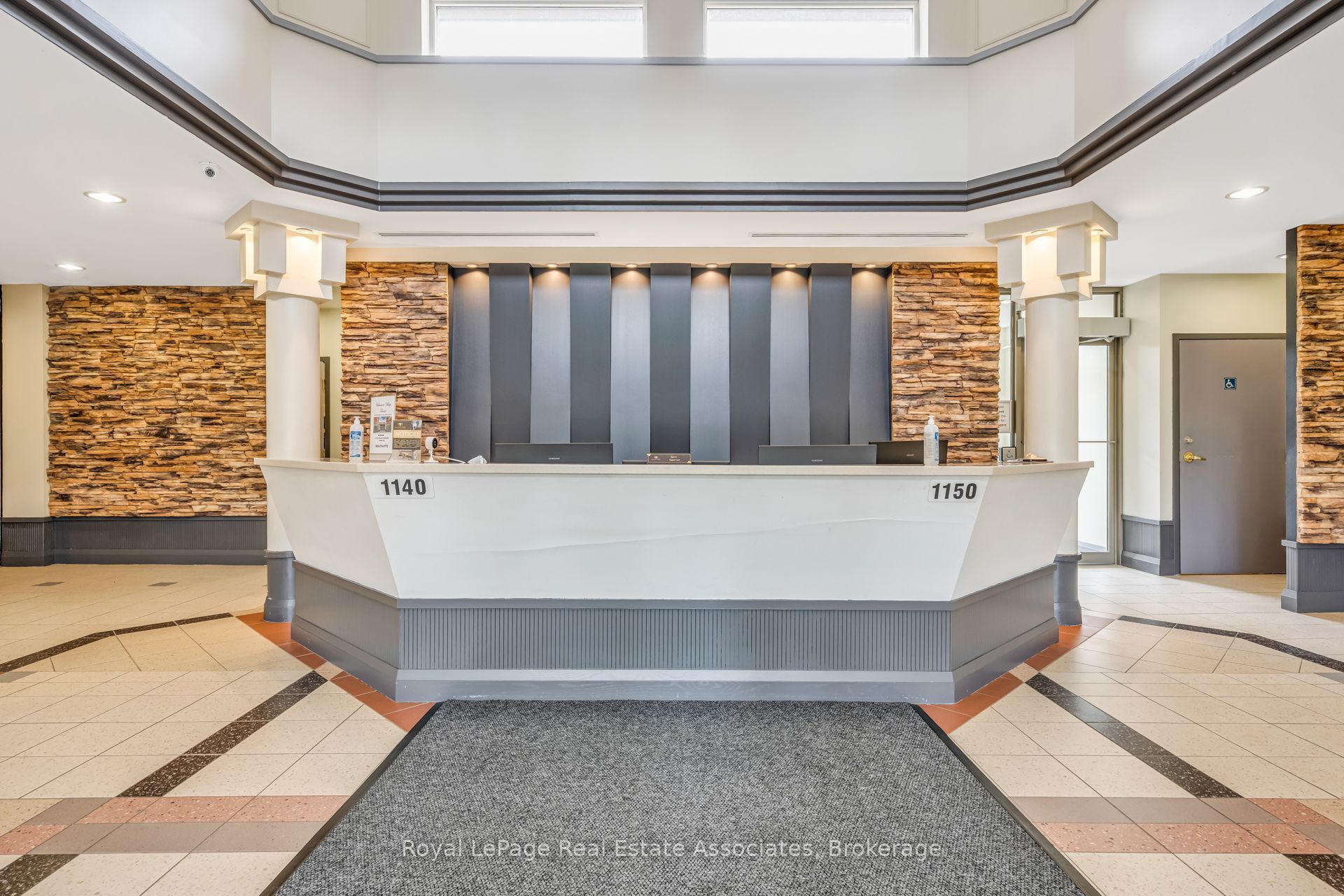 1140 Parkwest Place 208