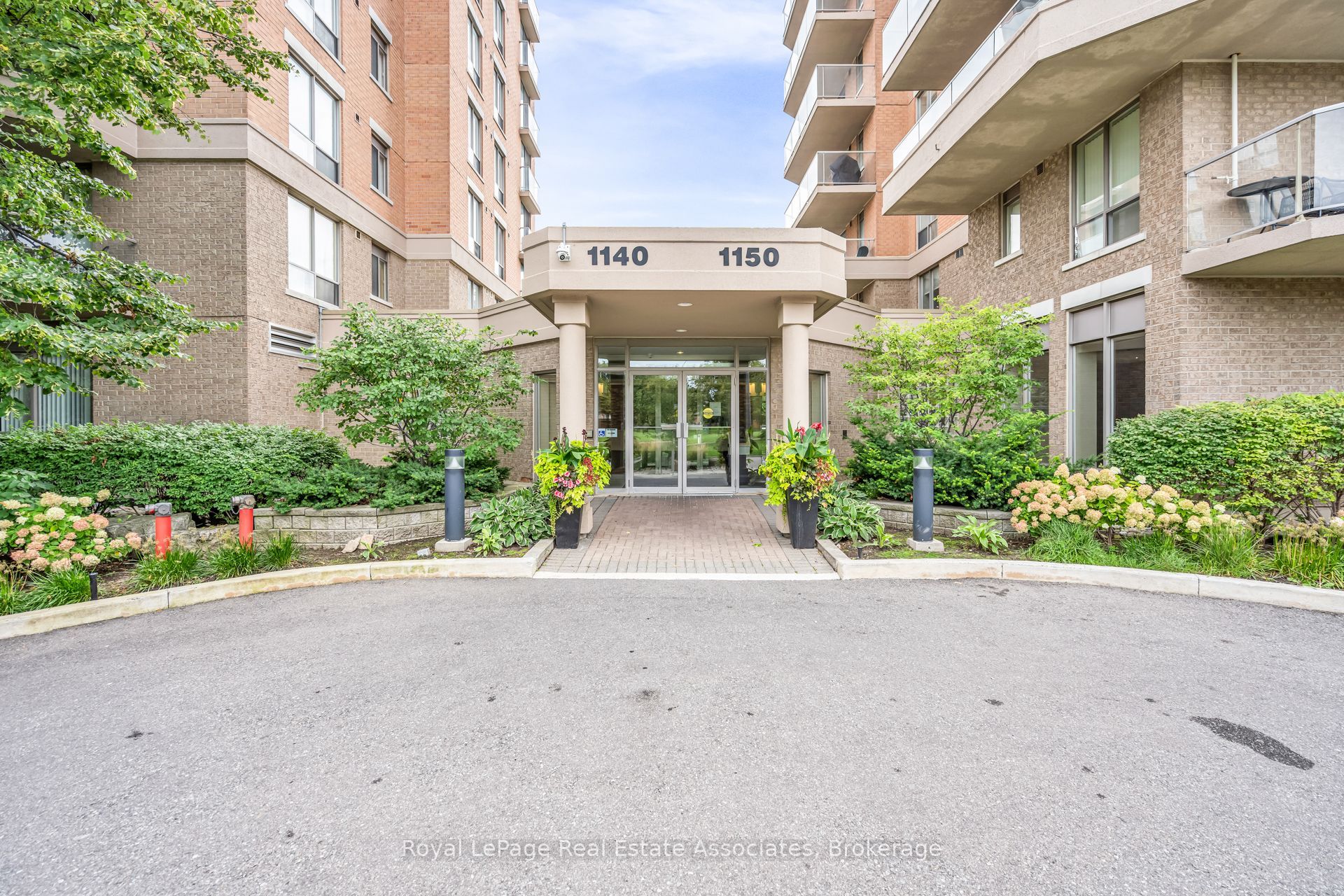 1140 Parkwest Place 208