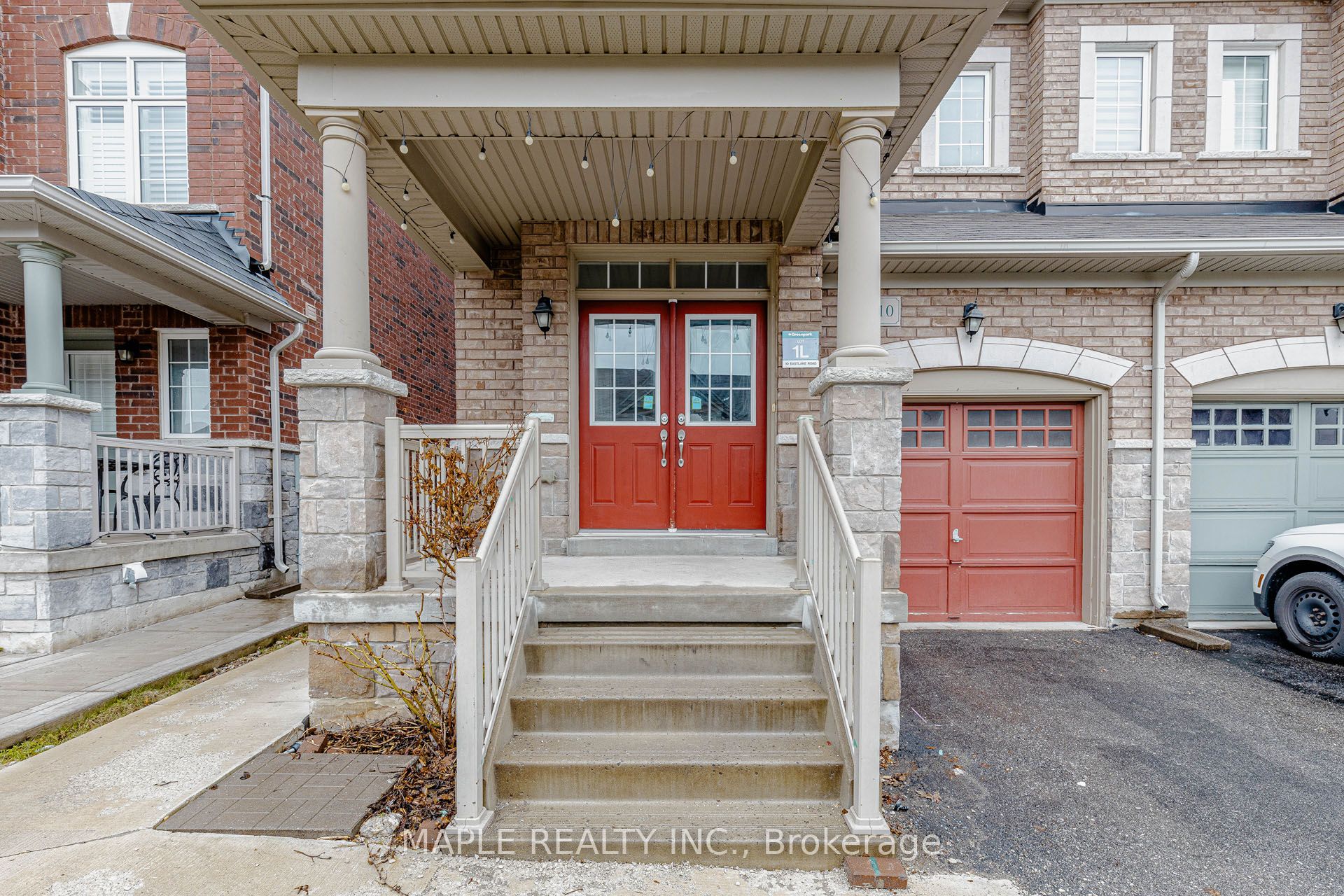 10 Eastlake Road
