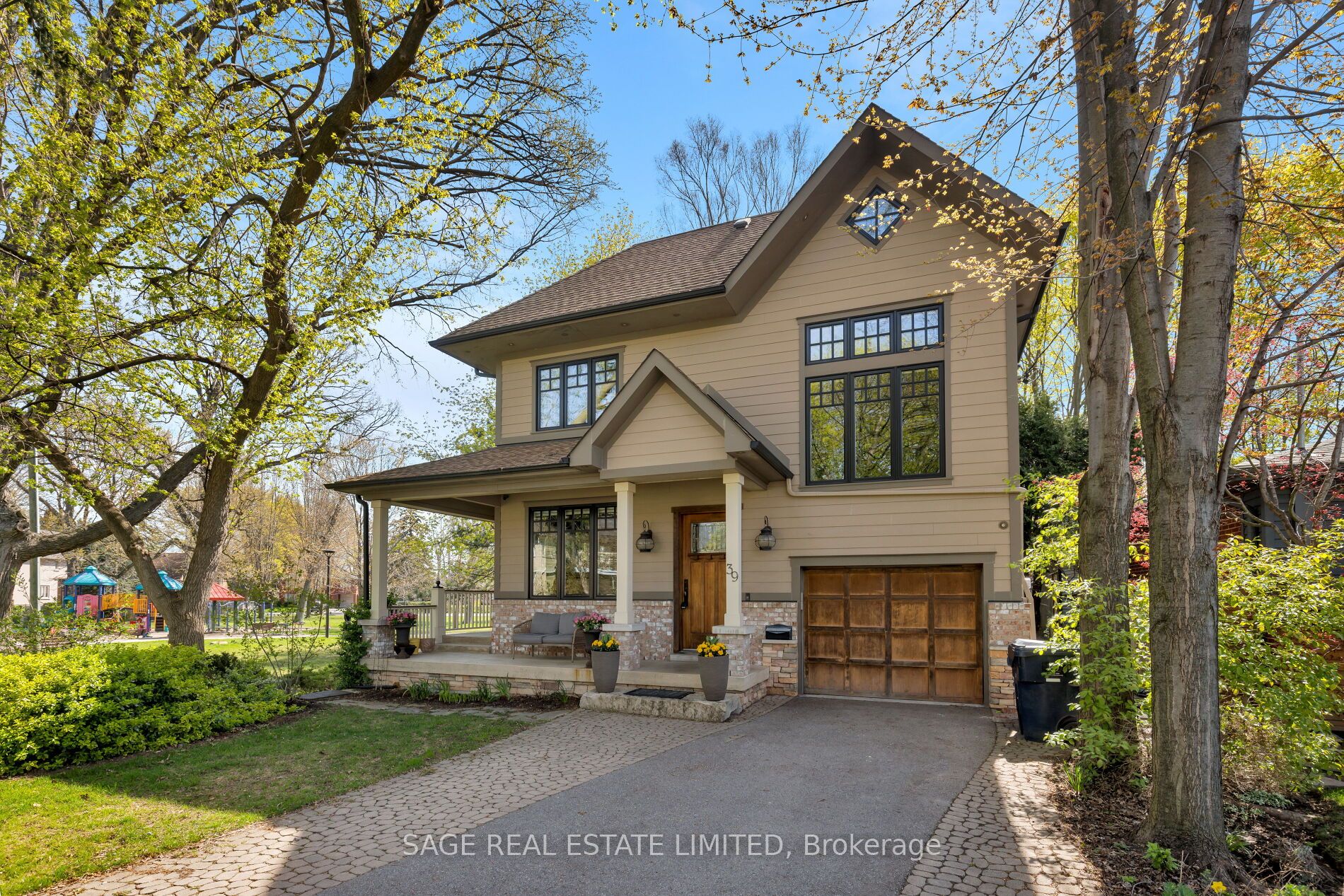 39 Loyalist Road