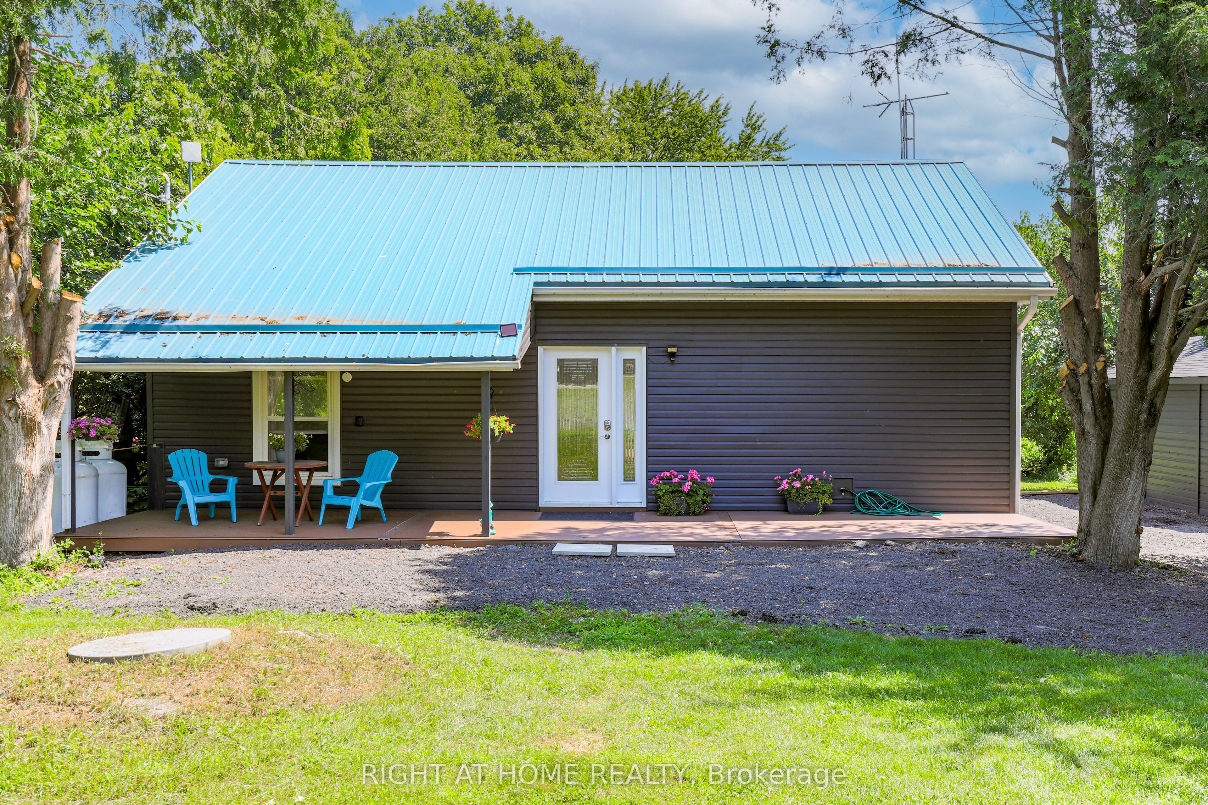 21 Shirley Anne Drive S