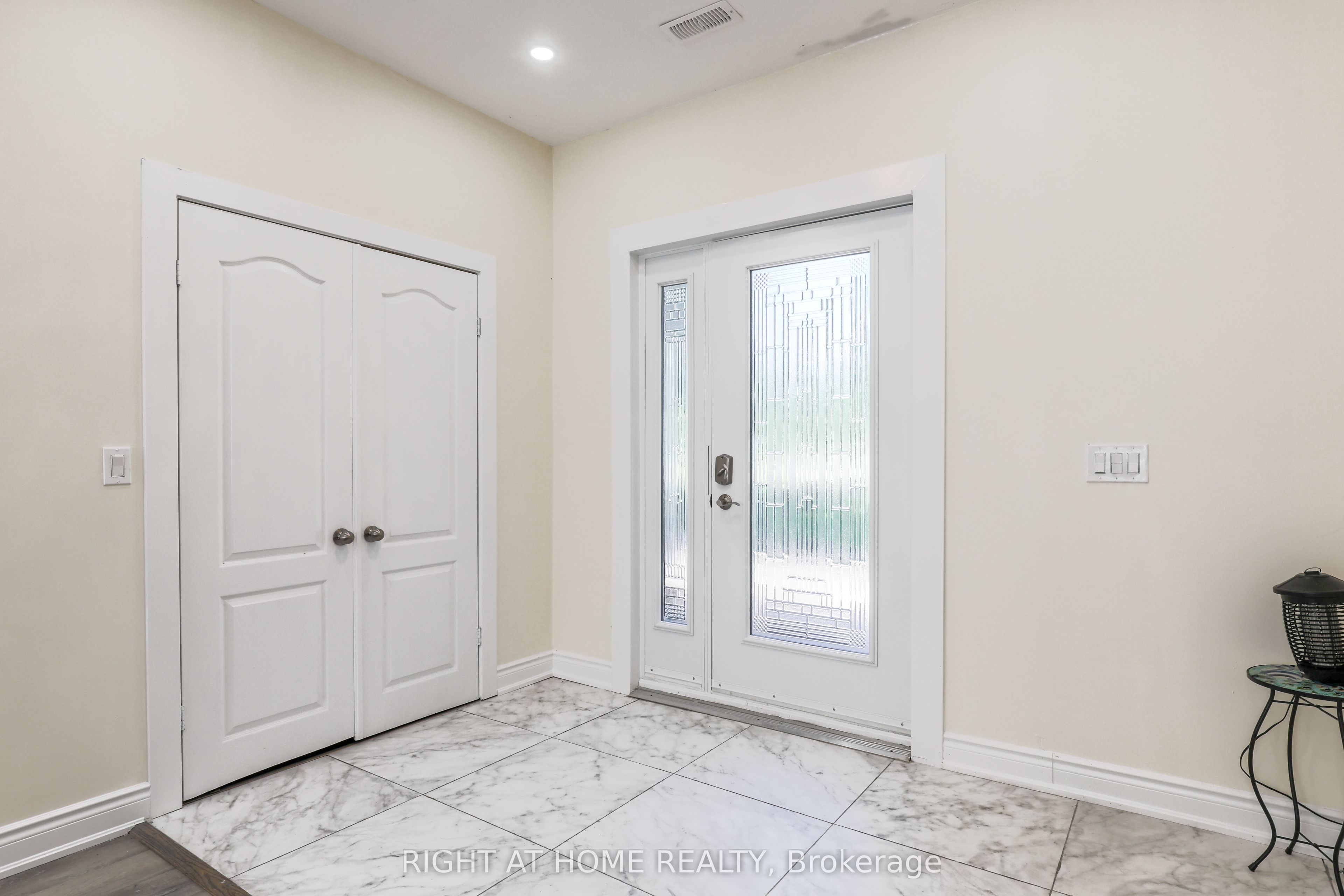 21 Shirley Anne Drive S