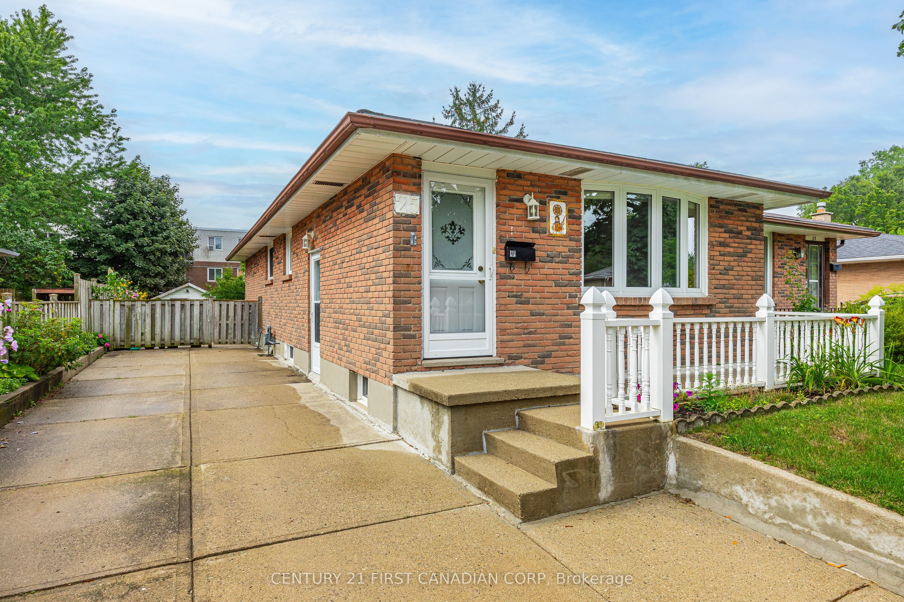 25 Noel Avenue