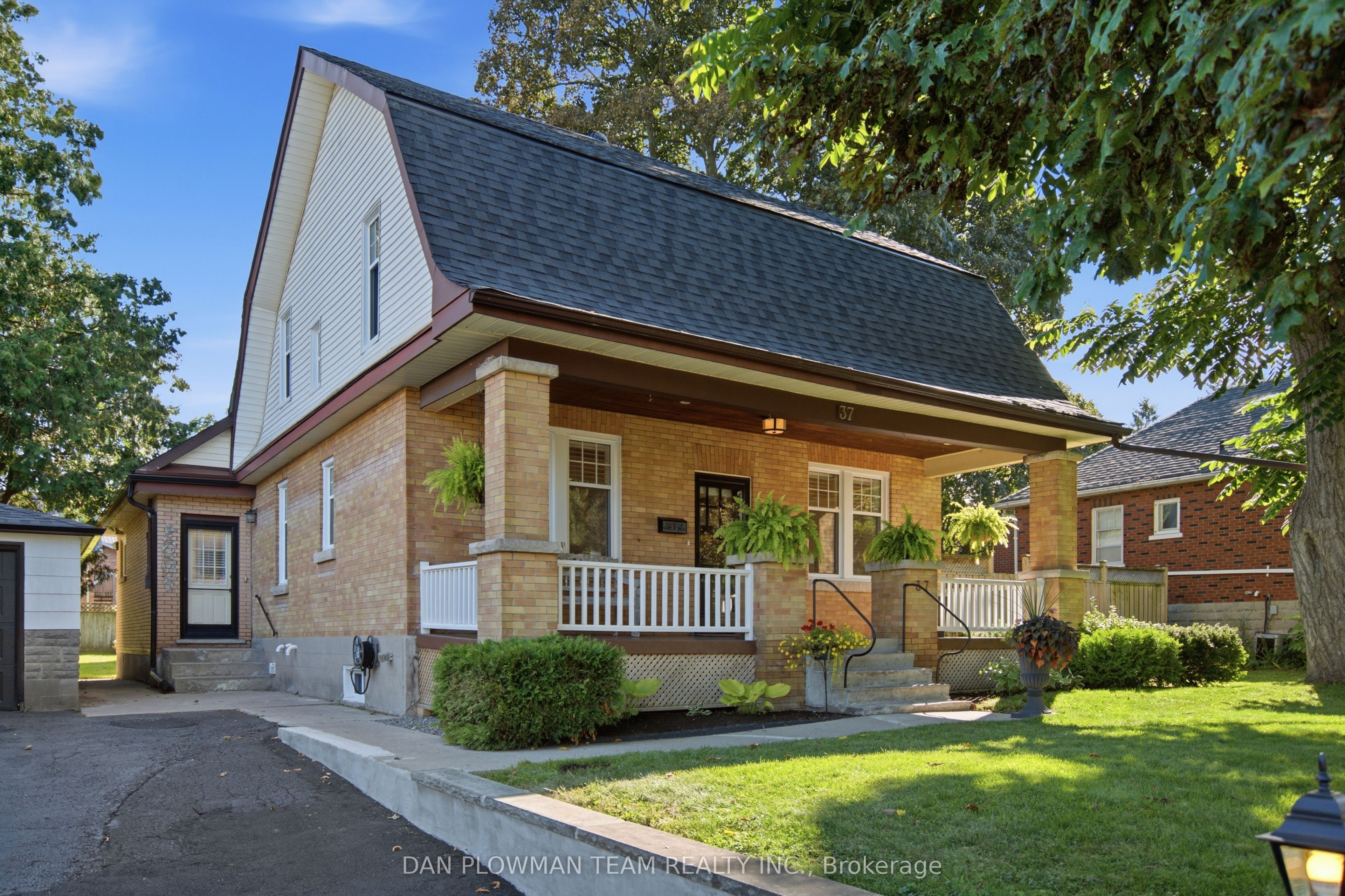 37 Wellington Street