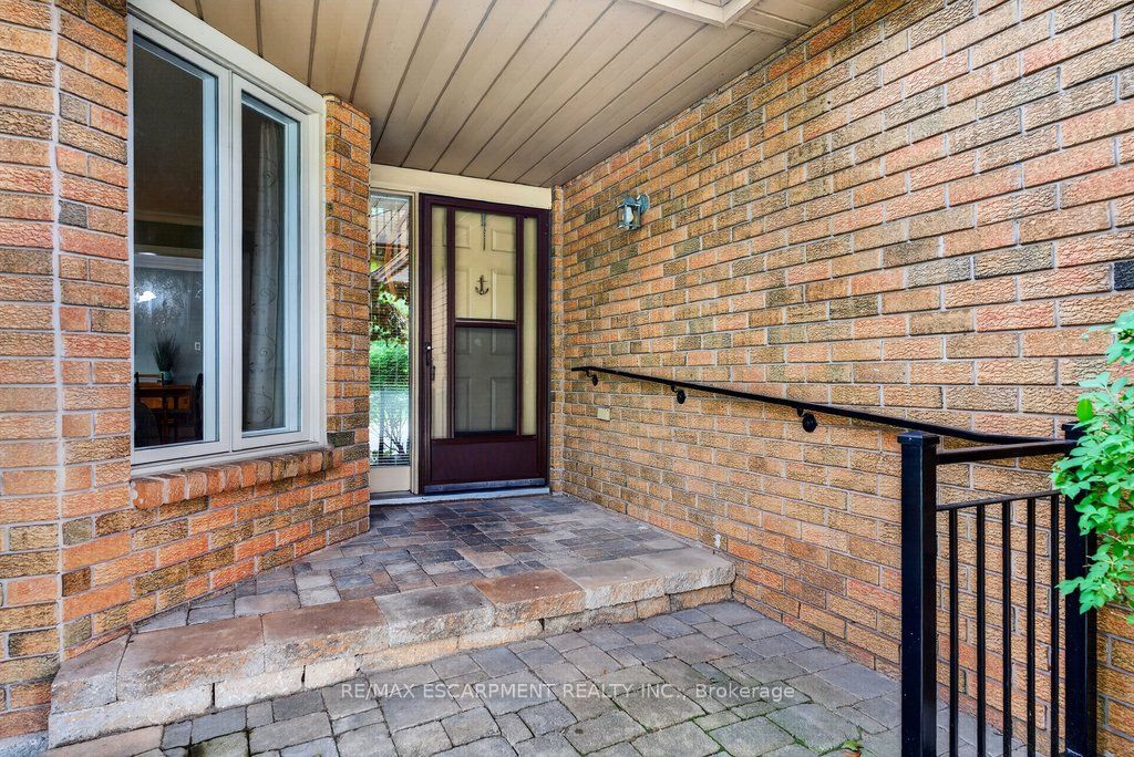 1152 Lockhart Road