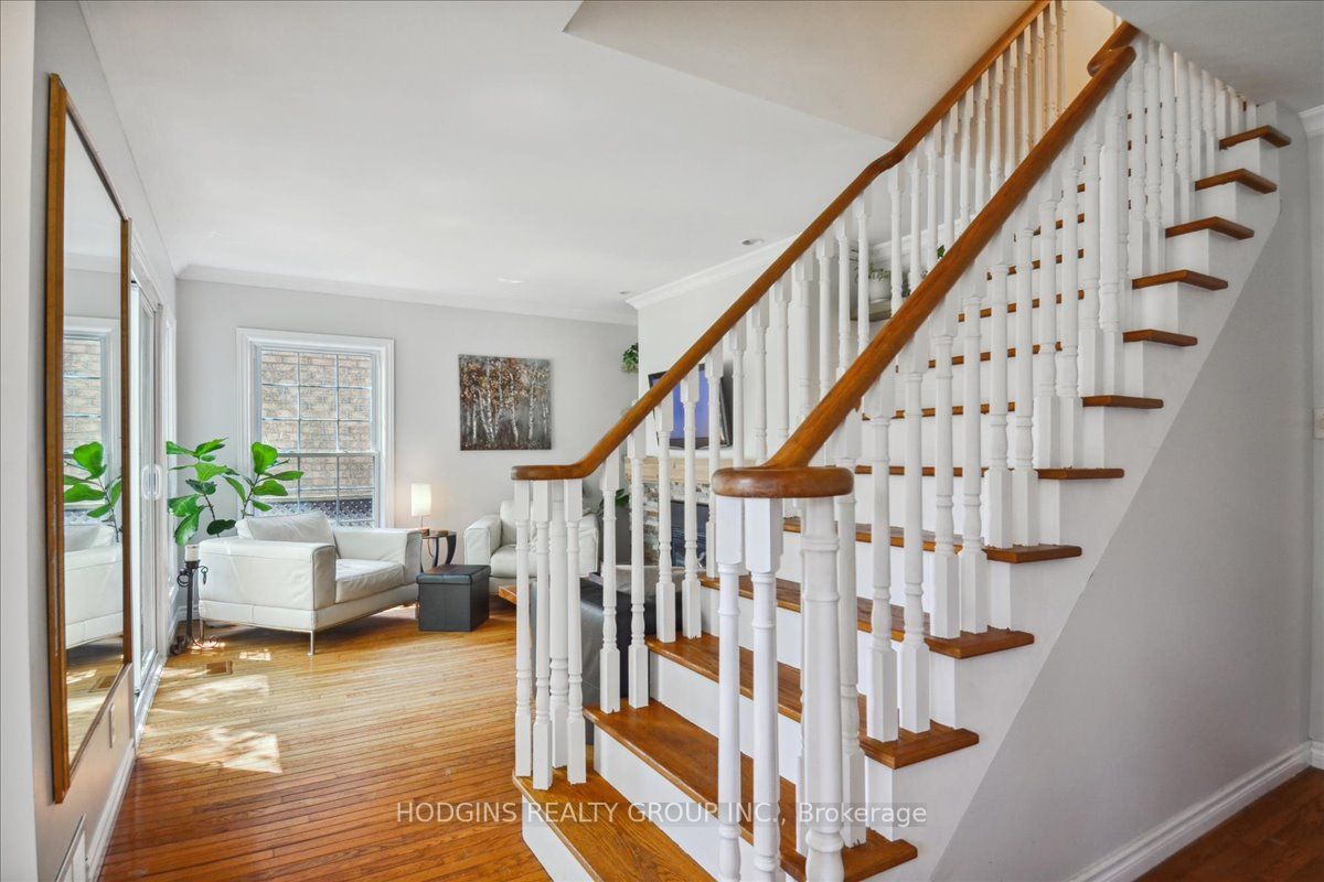 65 Mineola Road E