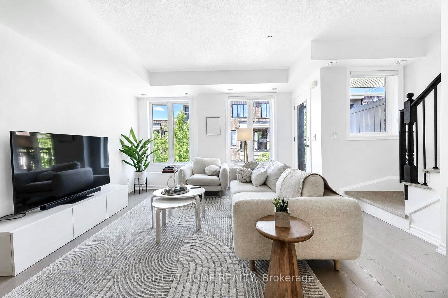 10 Carnation Avenue 15