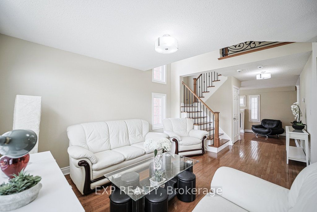 2 Carlson Place