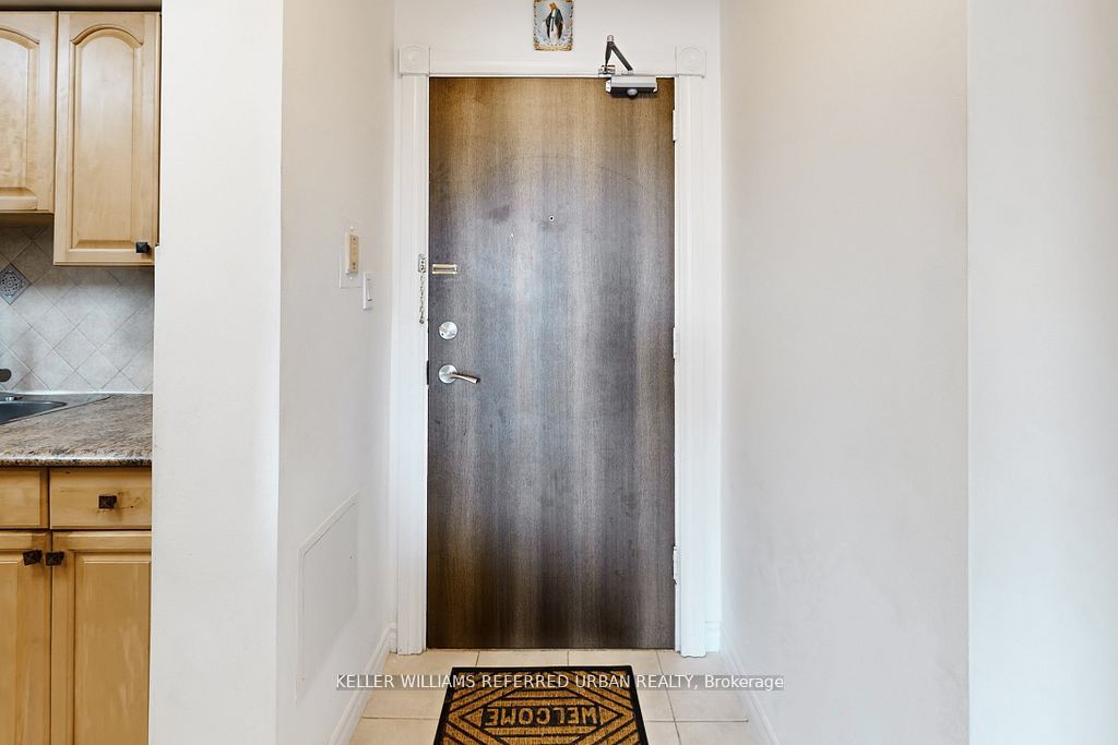 2556 Argyle Road 202