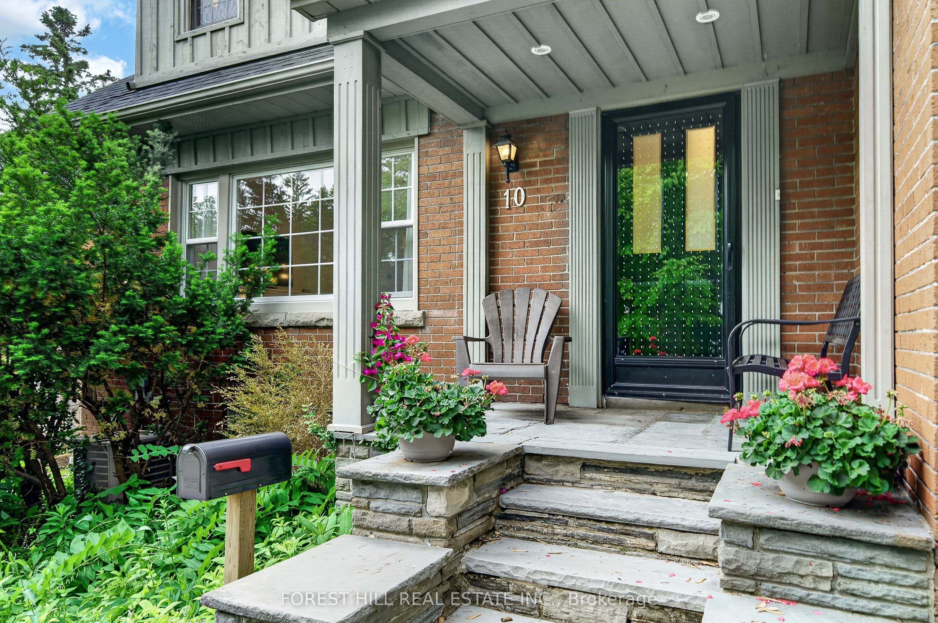 10 Highcliff Crescent