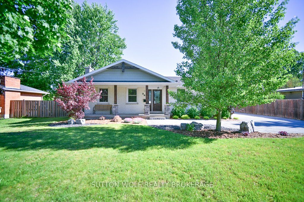 251 Front Street E