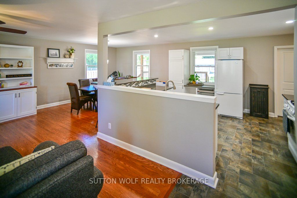 251 Front Street E
