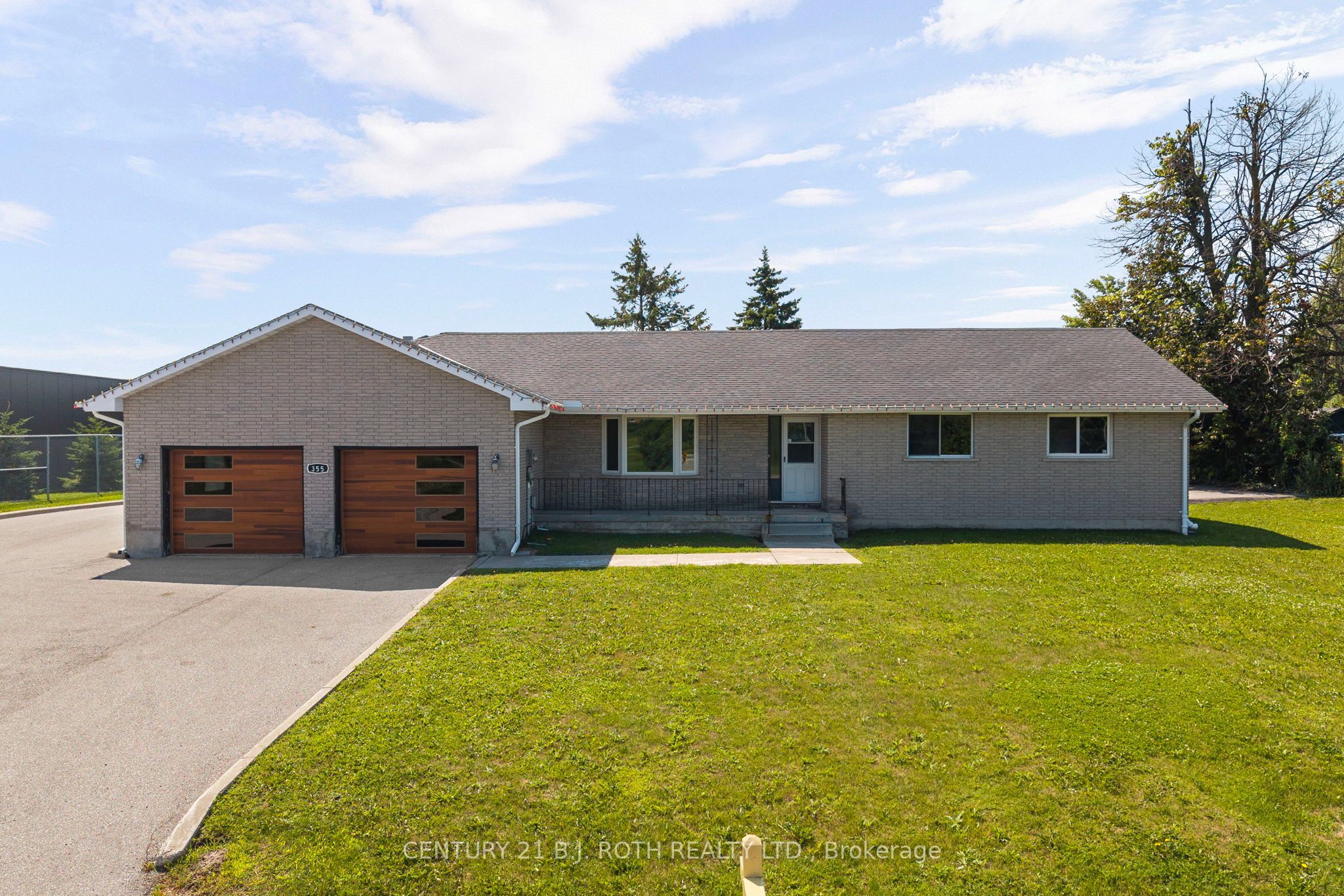 355 Mapleview Drive W