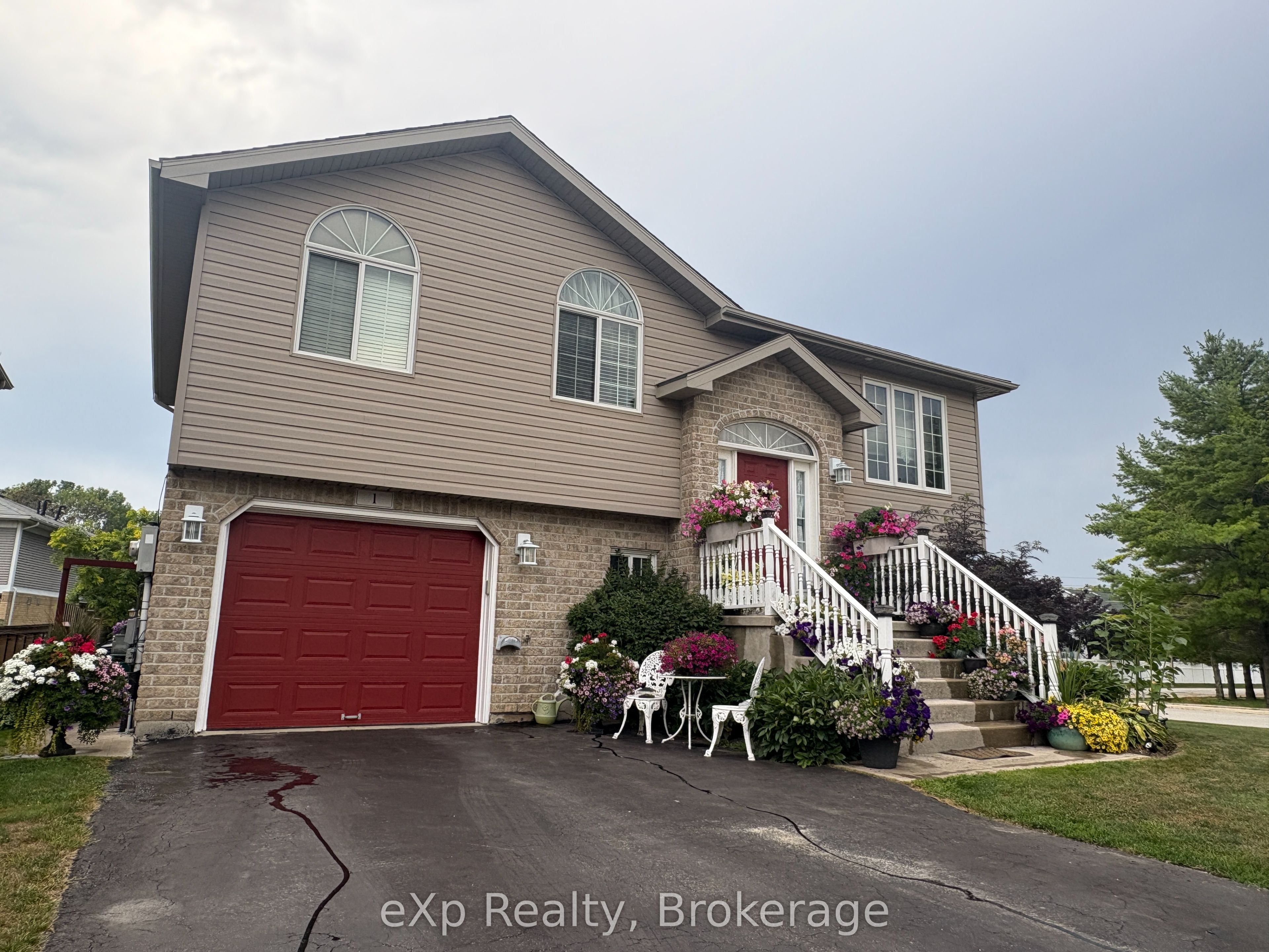 1 St.  Andrews Drive