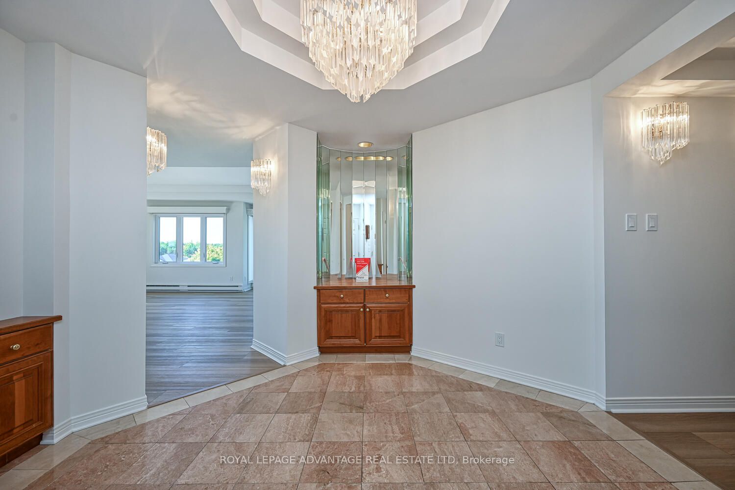 10 ARMSTRONG Drive 401