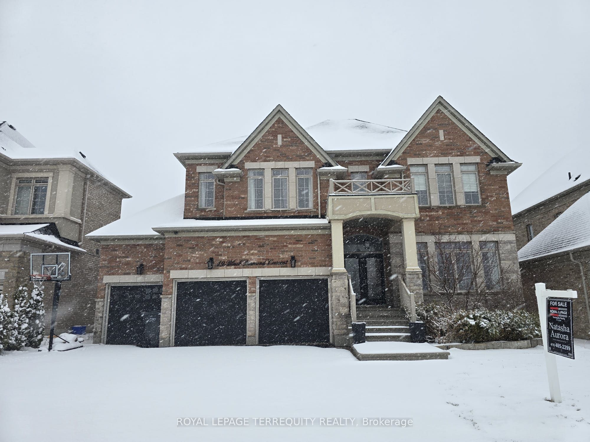 19 Black Diamond Crescent