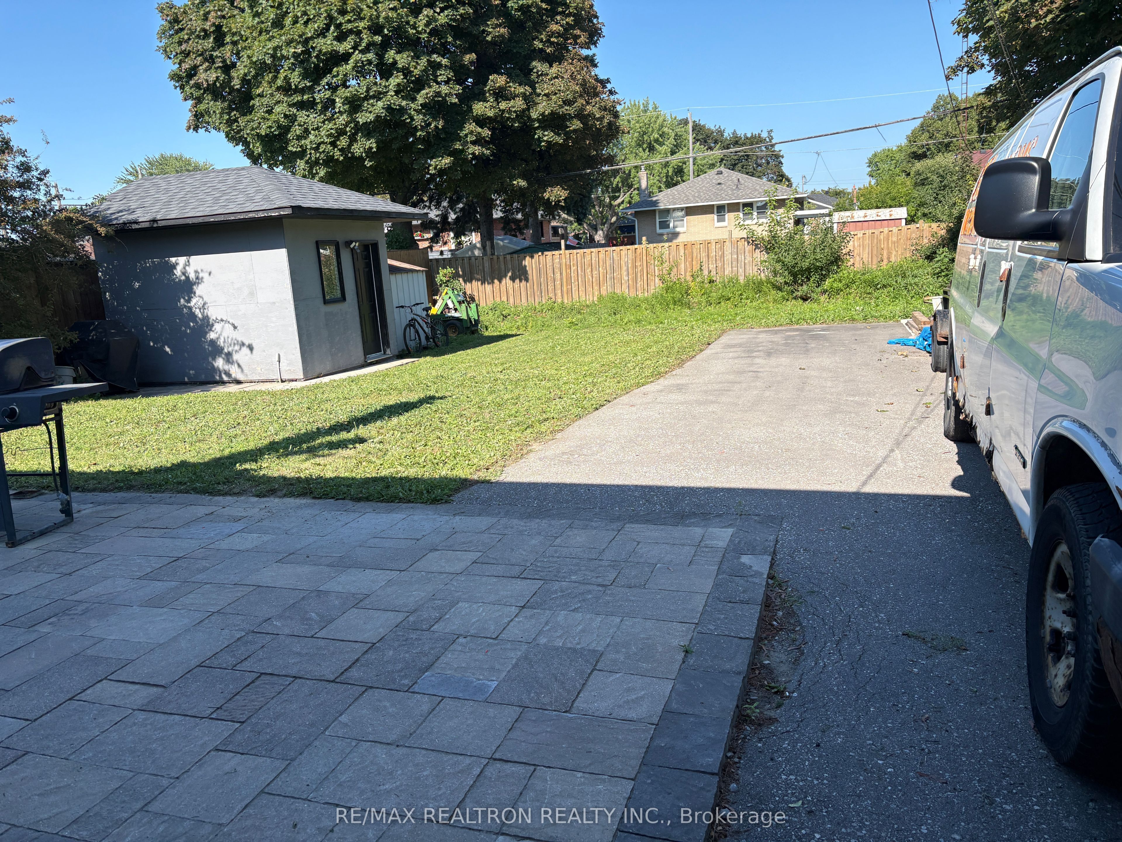 607 Stevenson Road N