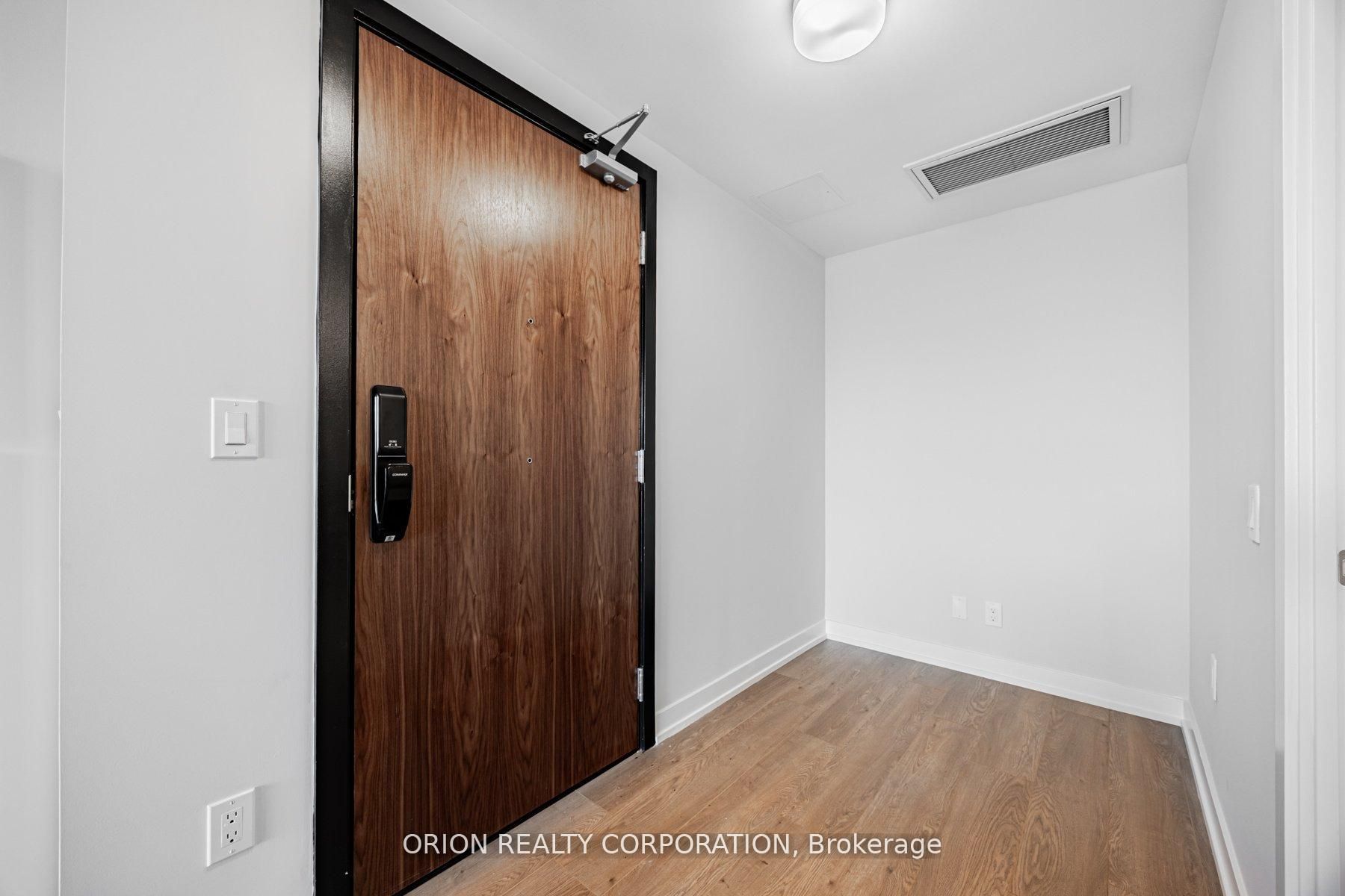 201 Brock Street S 221