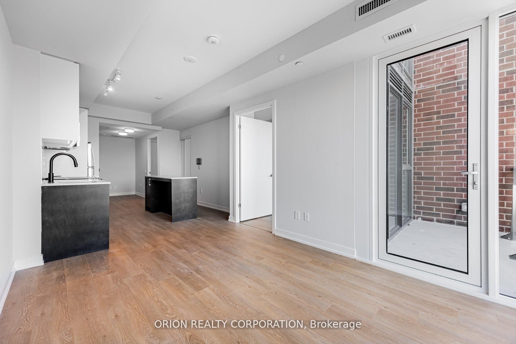 201 Brock Street S 221