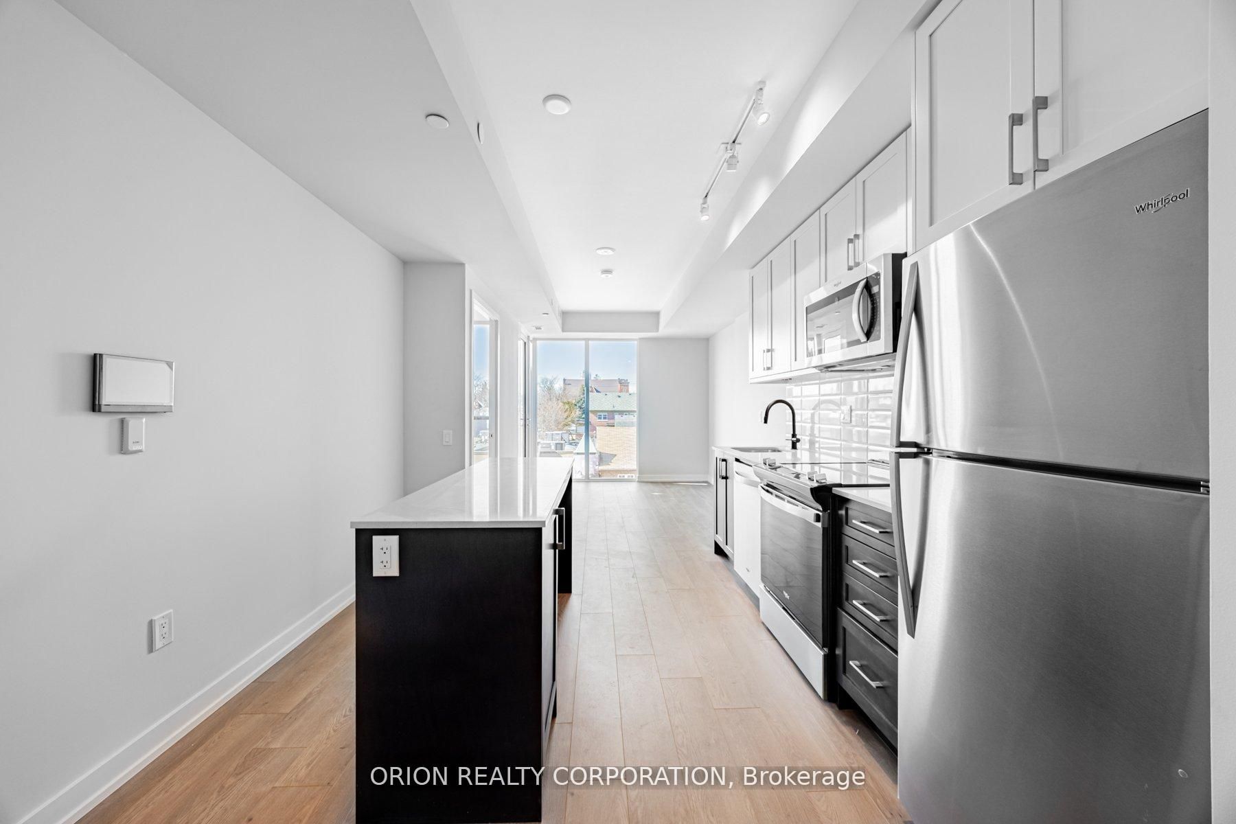 201 Brock Street S 221