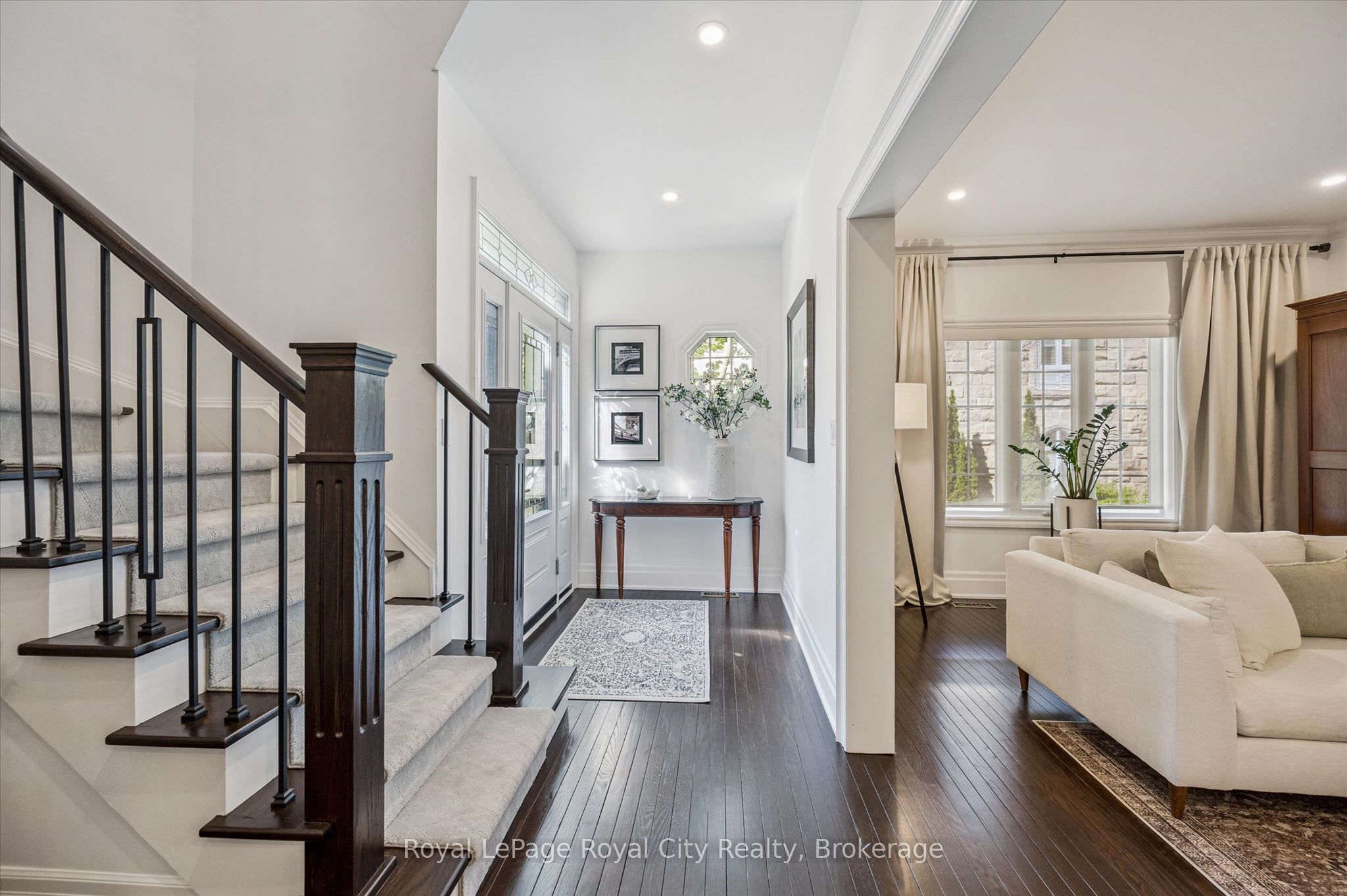 25 MANOR PARK Crescent 11