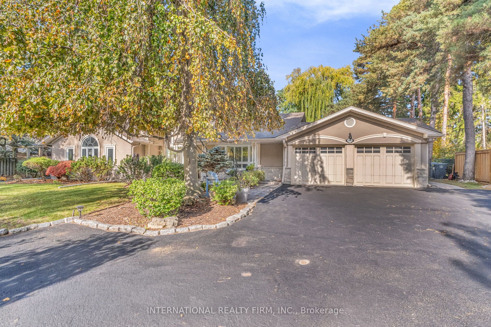 1049 Indian Rd Road