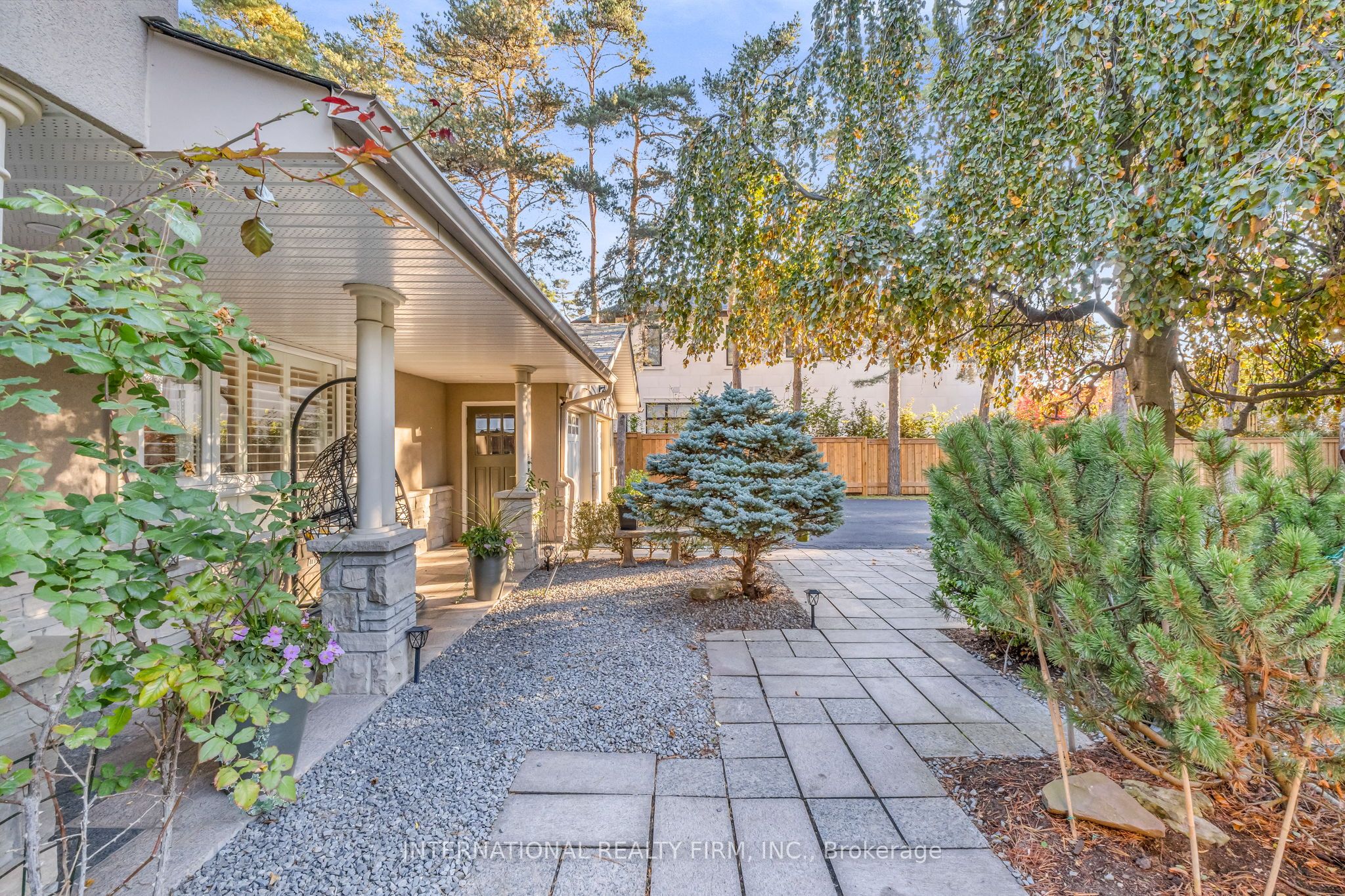 1049 Indian Rd Road