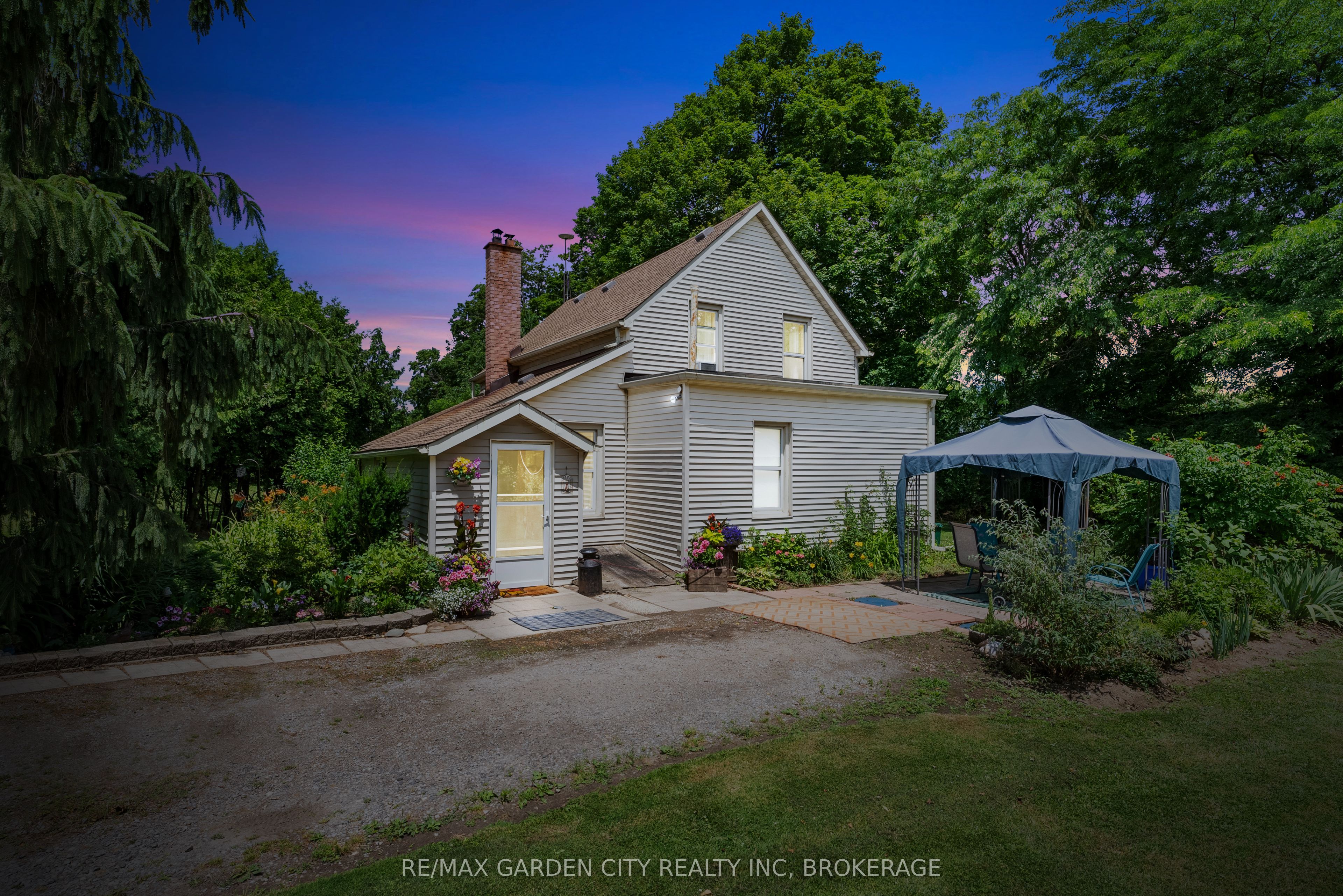 5400 North Service Road