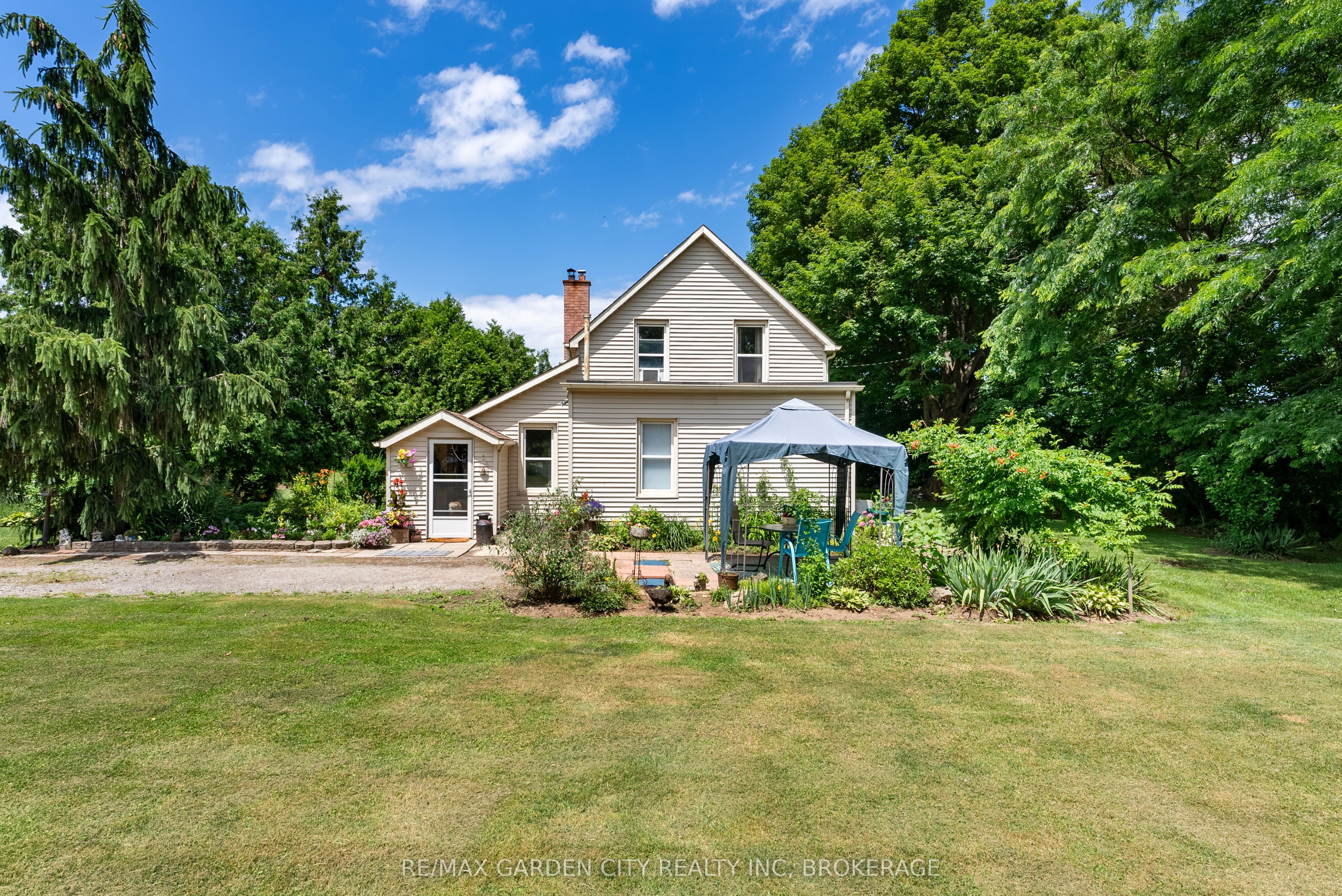 5400 North Service Road