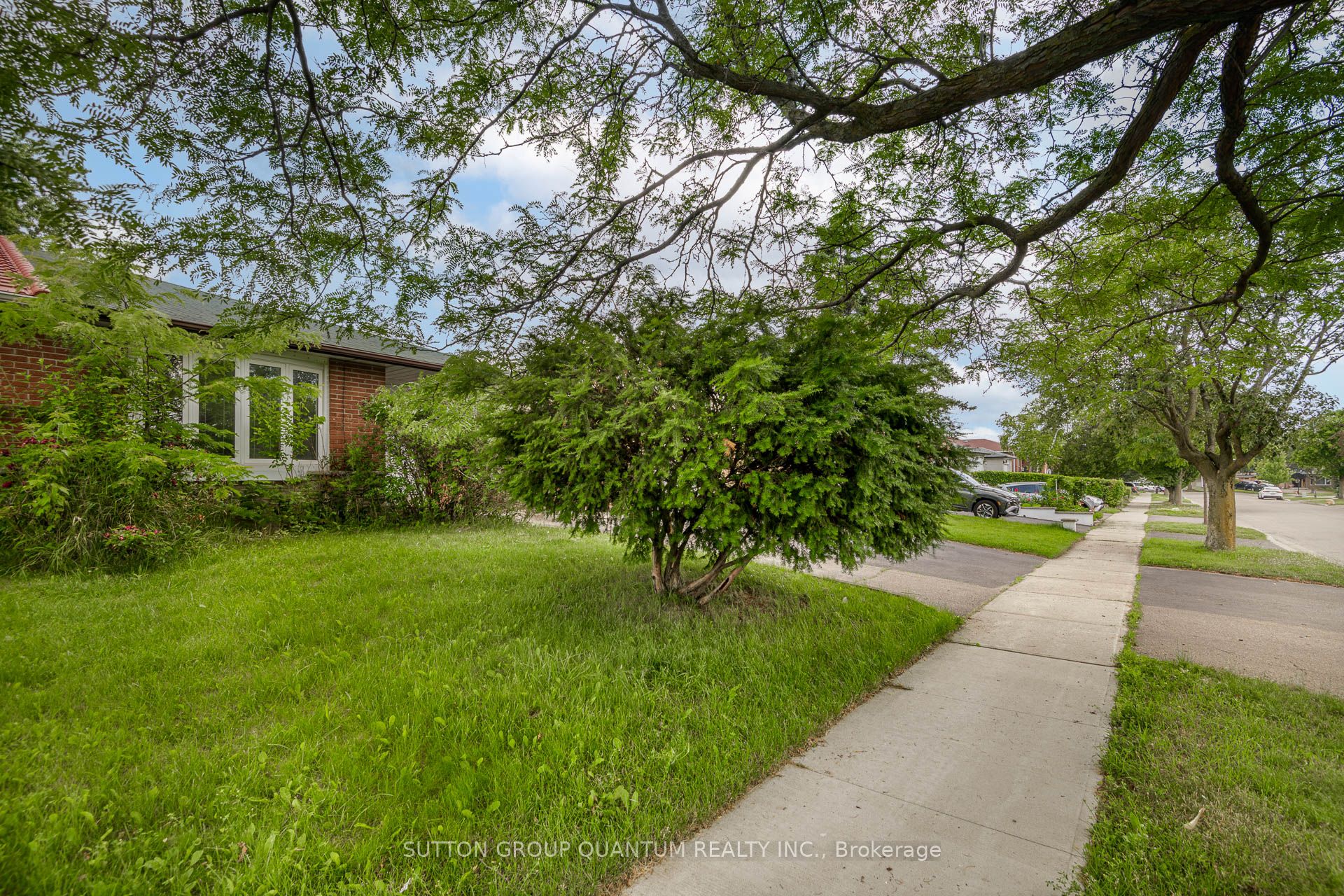 754 Eaglemount Crescent
