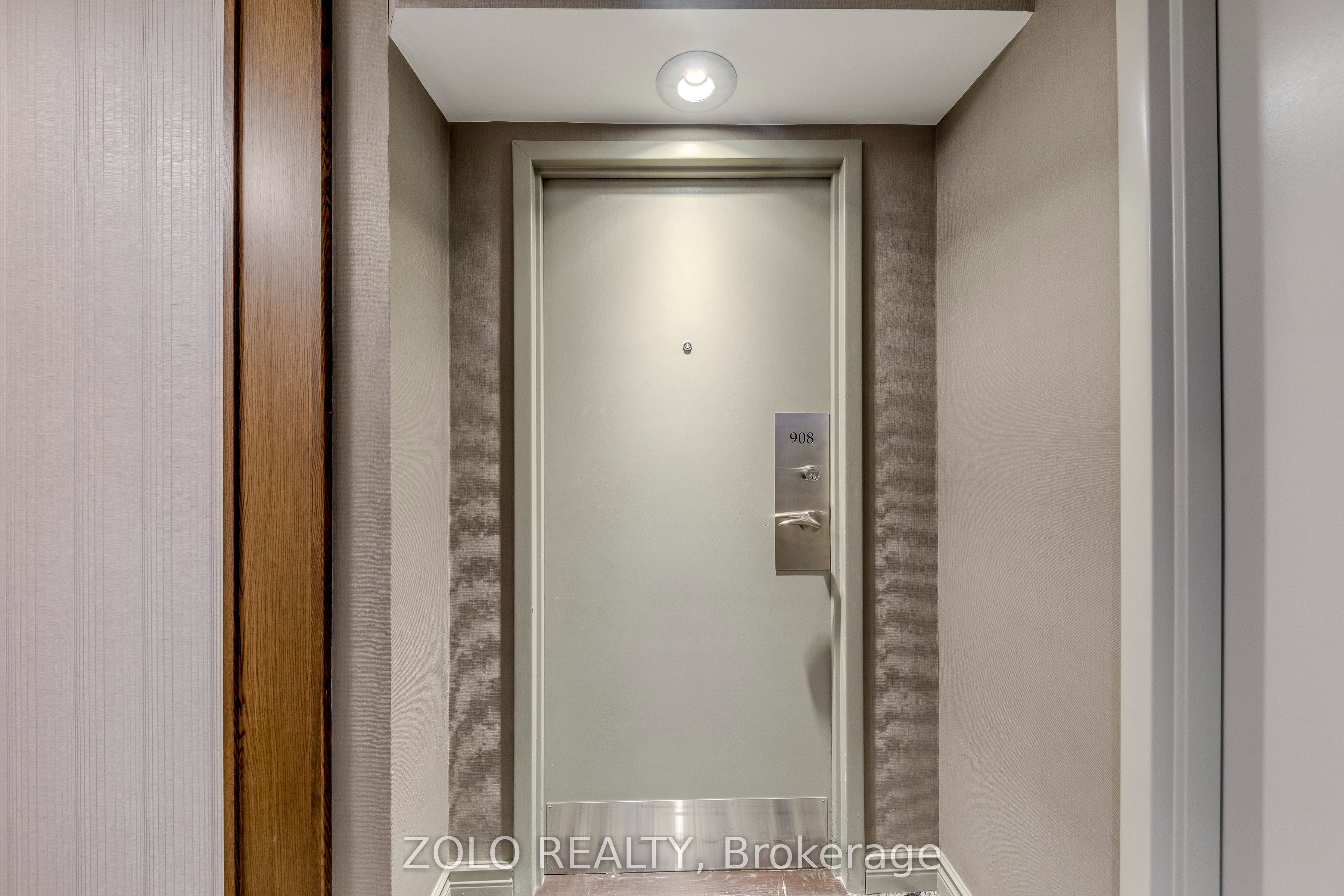 330 Rathburn Road W 908