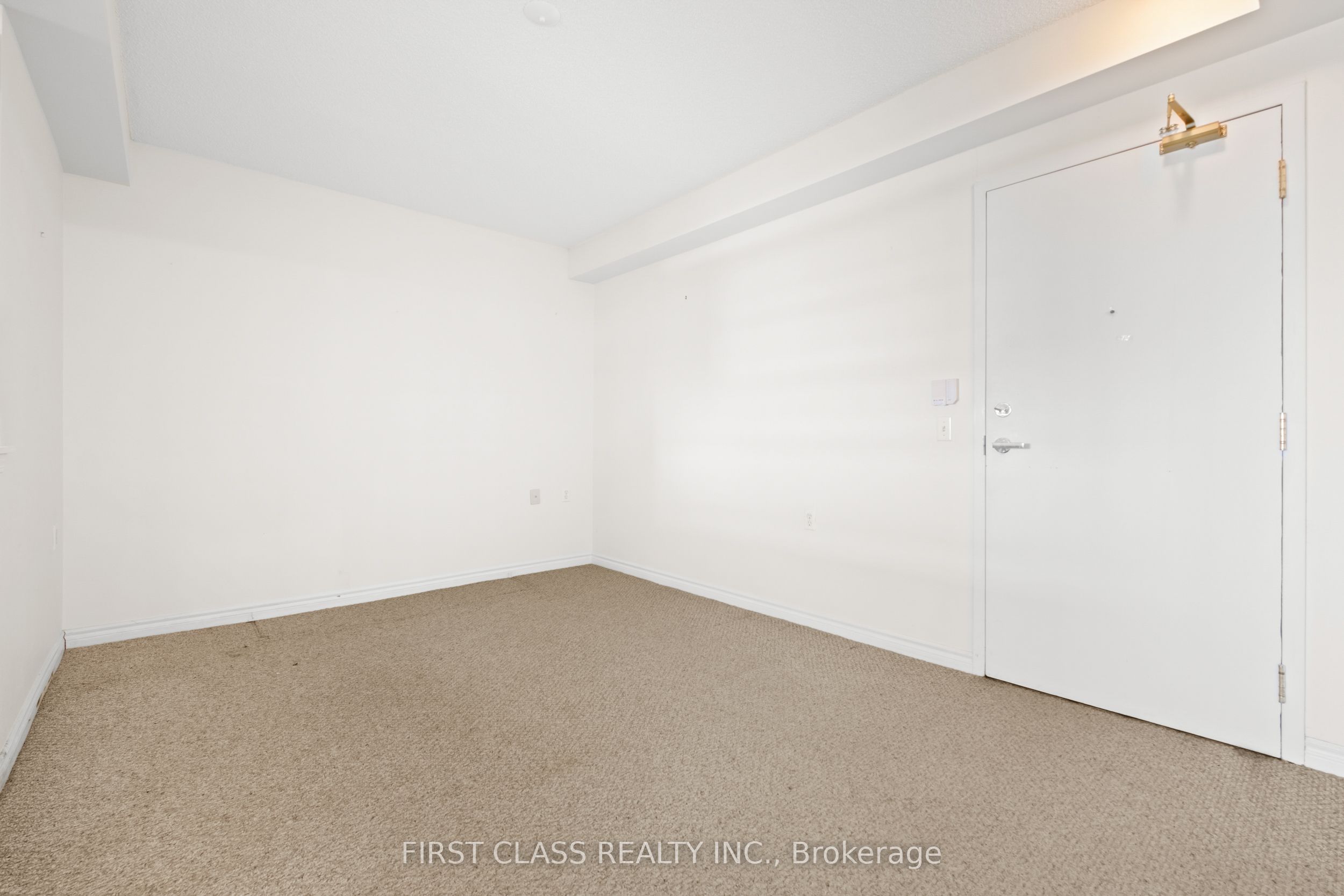 200 Burnhamthorpe Road E 905