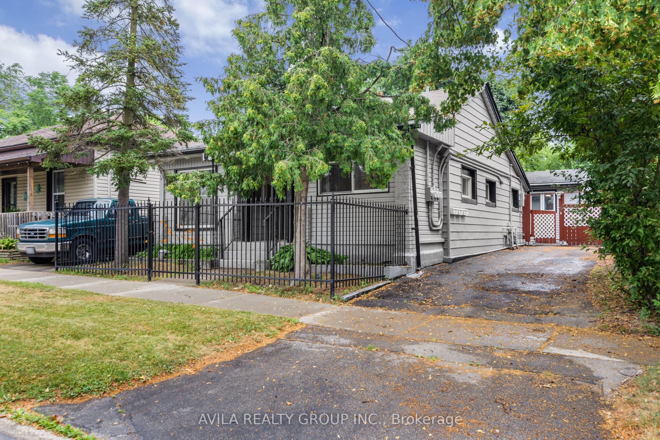 135 Charlotte Street