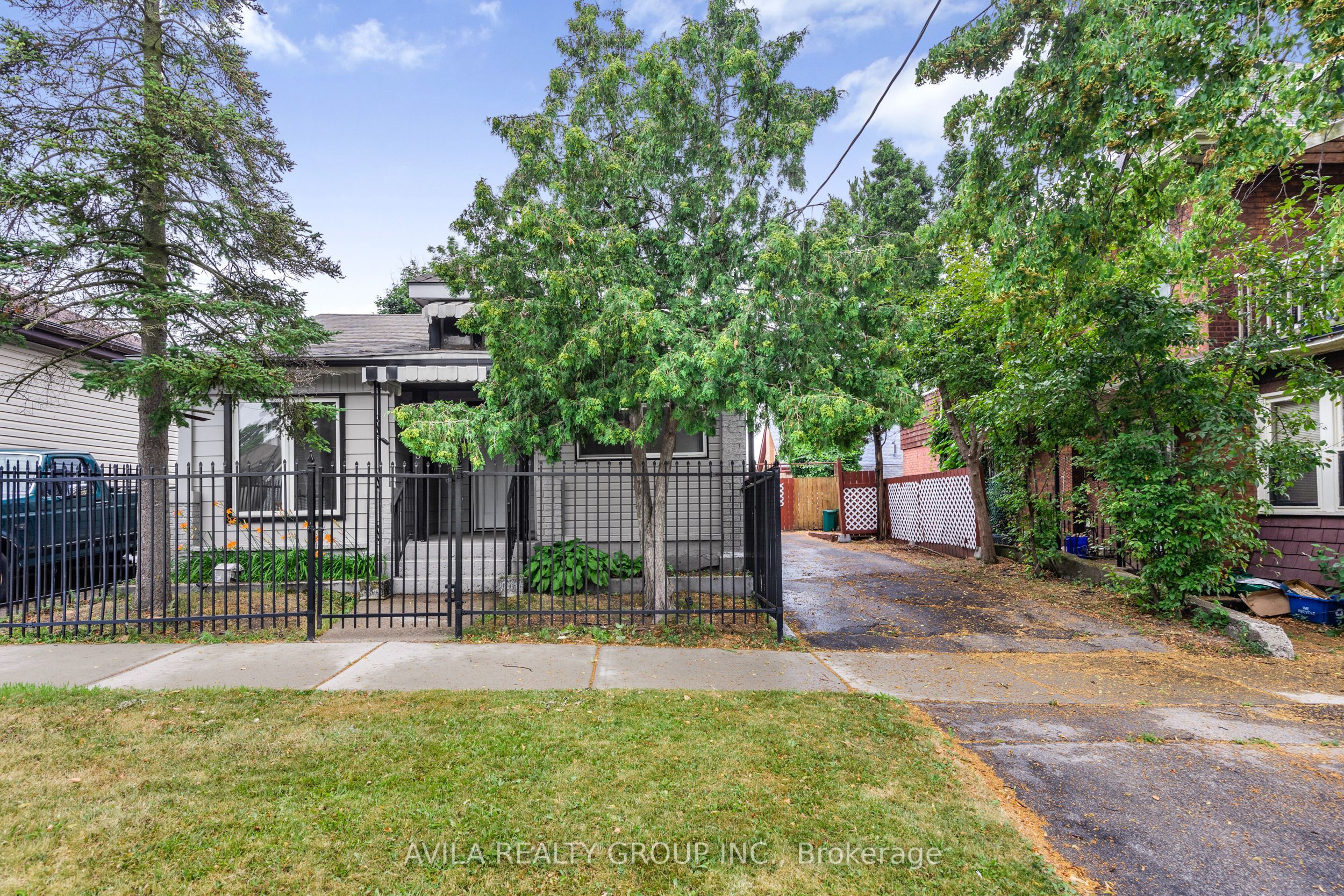 135 Charlotte Street