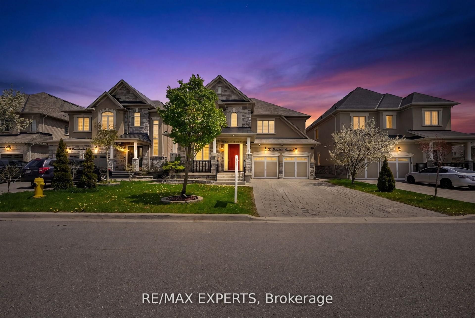 74 Dunrobin Crescent