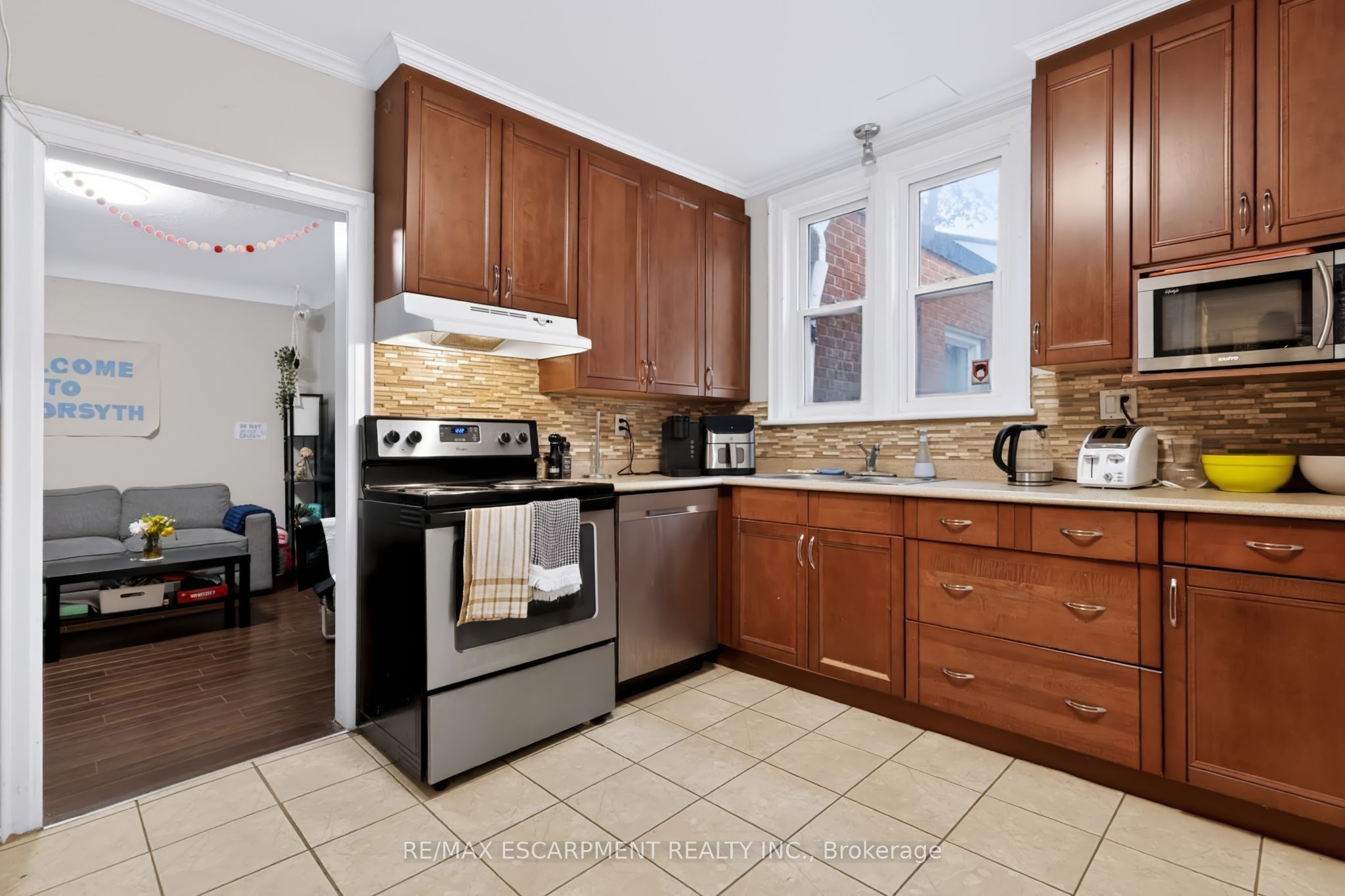 27 Forsyth Avenue S