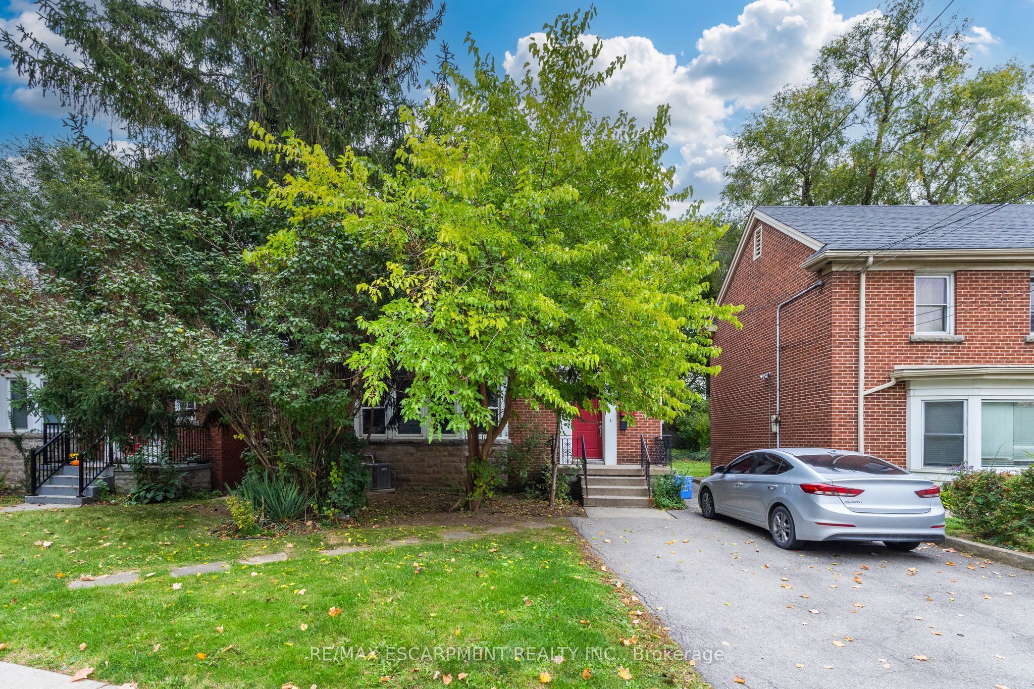 27 Forsyth Avenue S