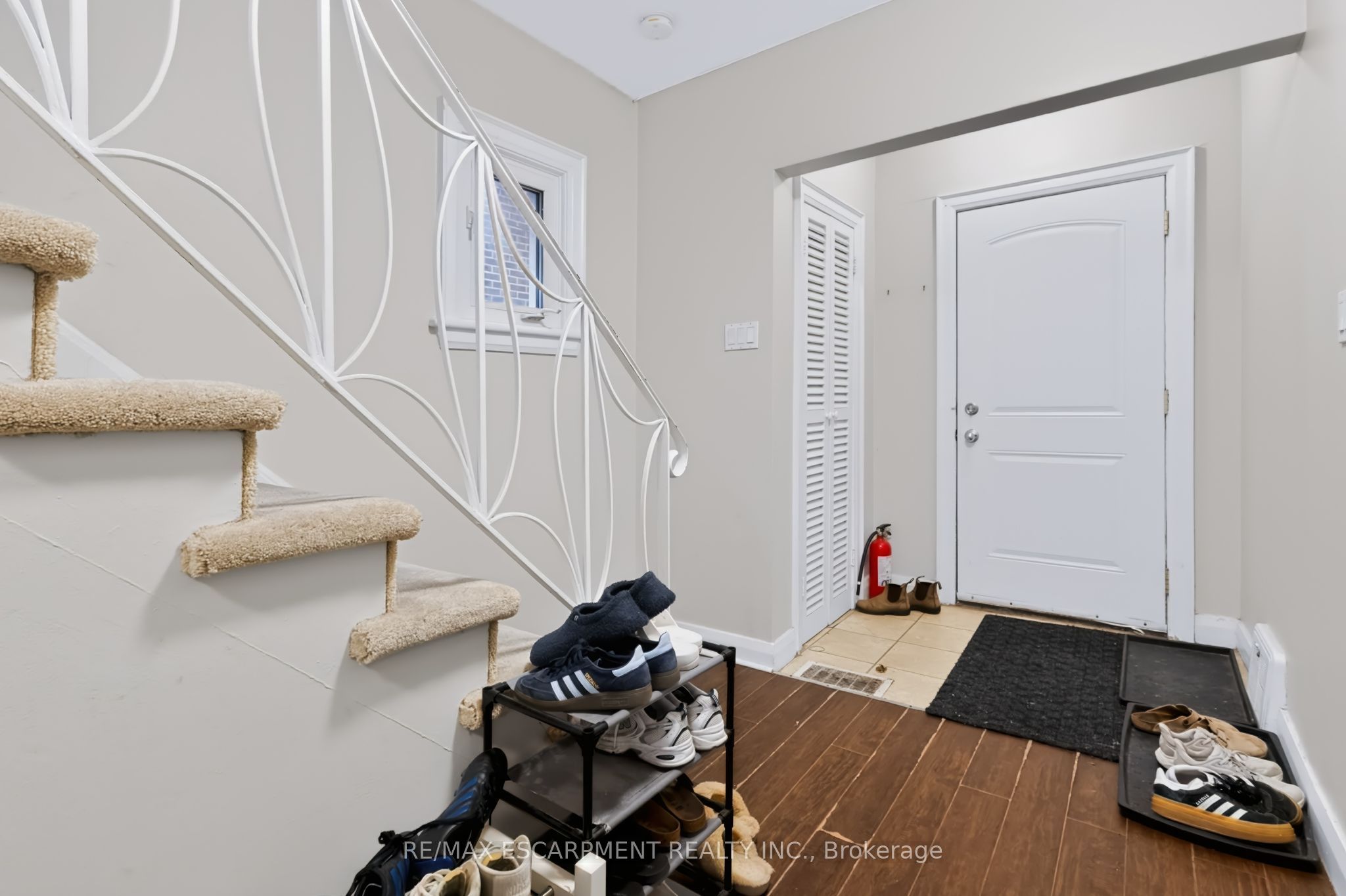 27 Forsyth Avenue S
