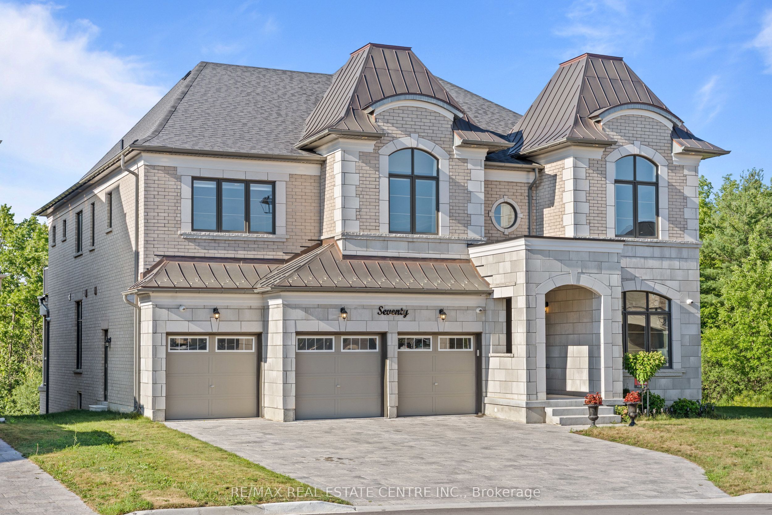 70 Appleyard Avenue